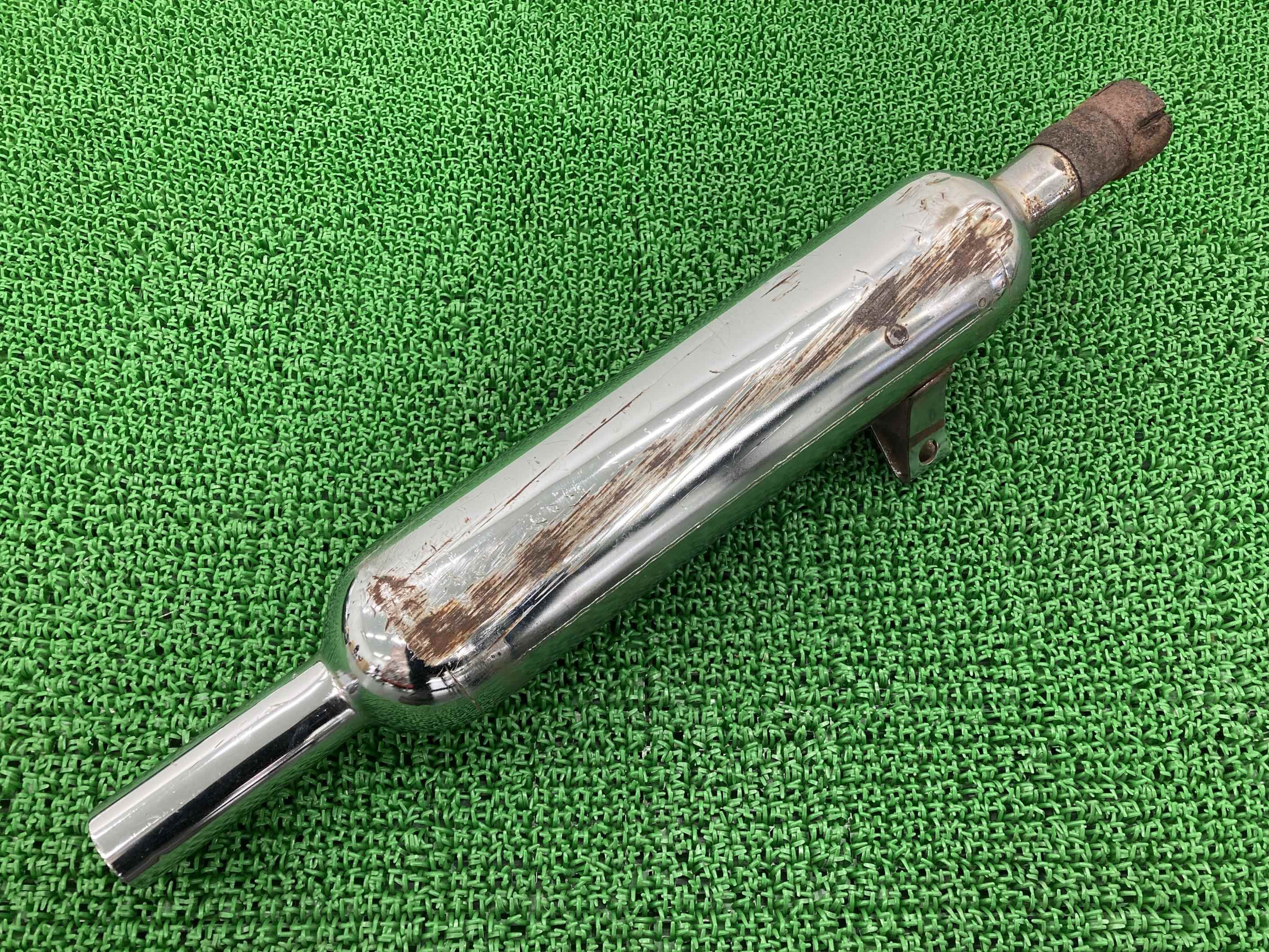 エストレヤ サイレンサーマフラー カワサキ 純正 バイク 部品 BJ250A K508 エストレア 穴あきなし 修復素材に 車検 Genuine 【中古】 48