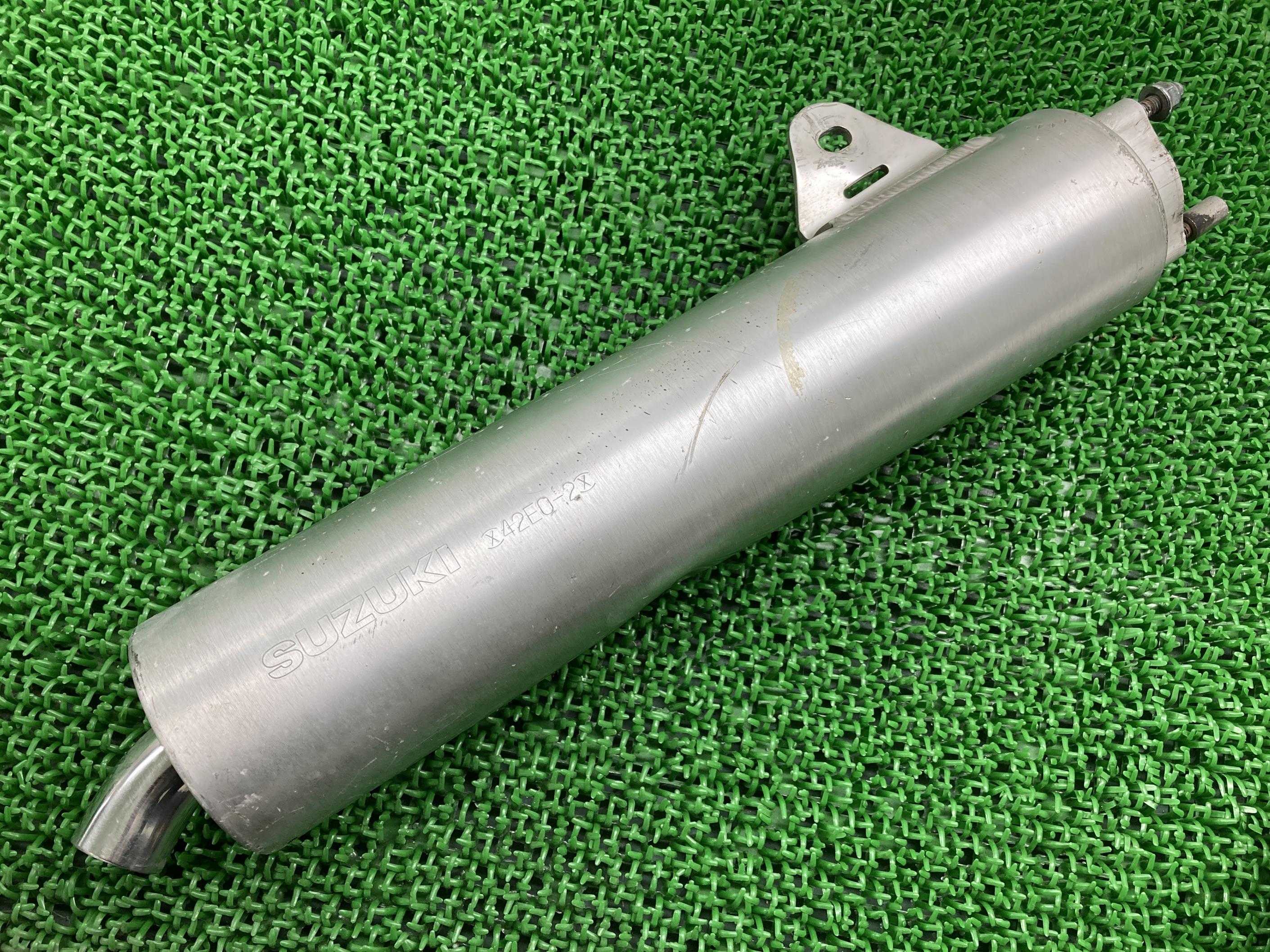 RGV250ガンマSP サイレンサーマフラー 右 スズキ 純正 バイク 部品 VJ23A 機能的問題なし 品薄 希少品 チャンバーサイレンサー 車検 Genuine 【中古】 23