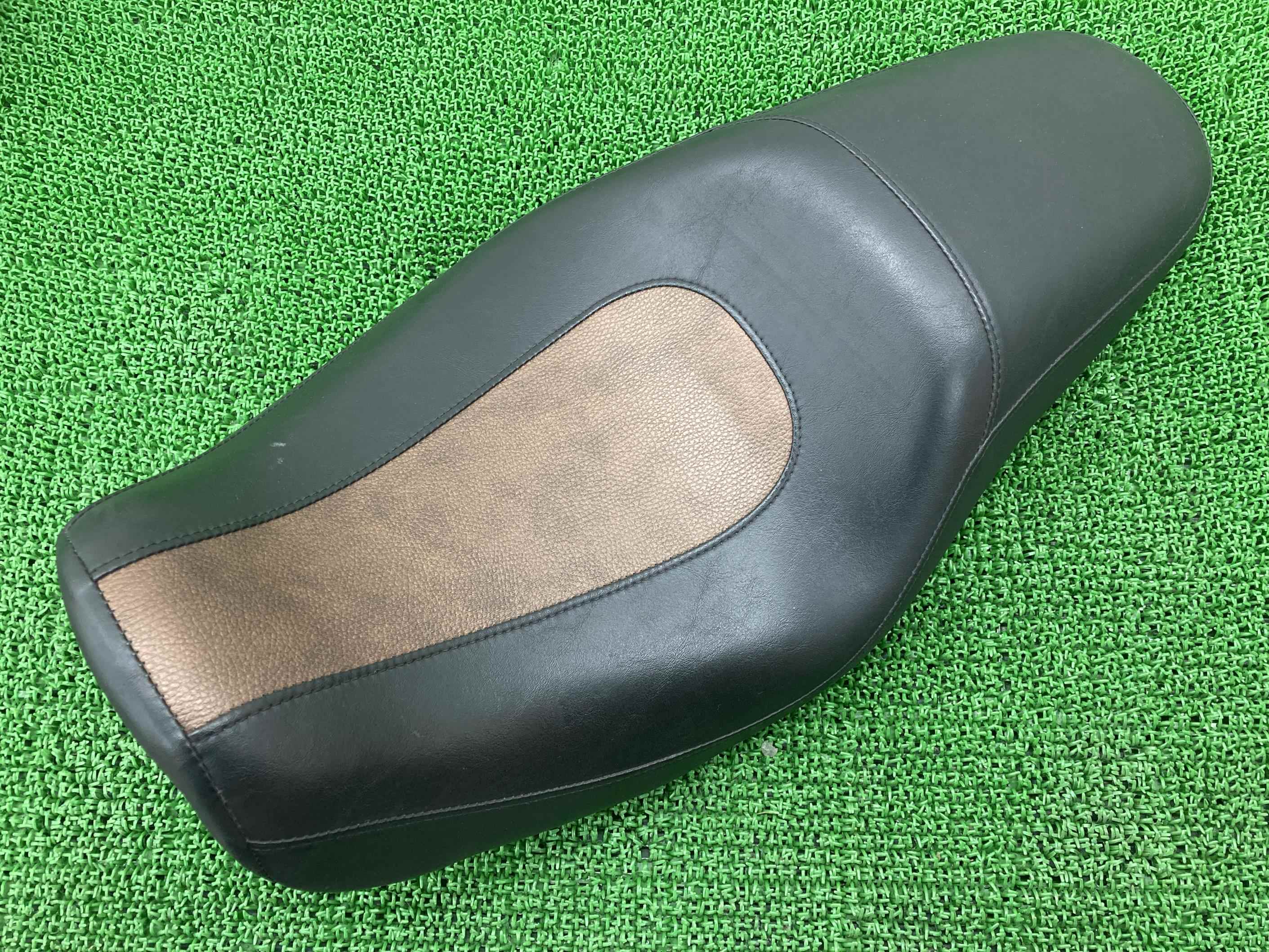 FXDL1580シートハーレー純正バイク部品ダイナローライダー破れ無し品薄希少品車検Genuine【中古】 56