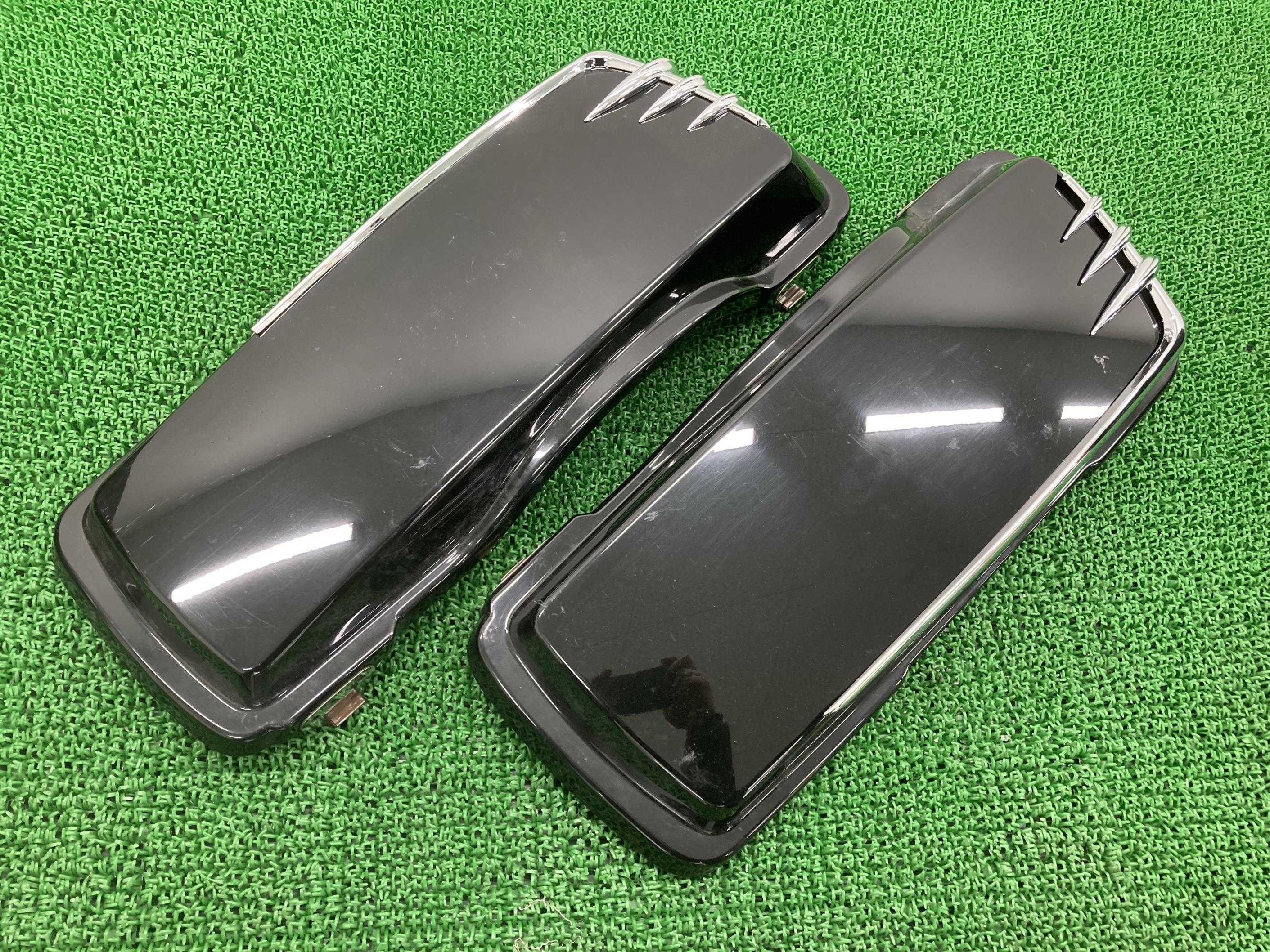 FLHR1690パニアケースリッド左右黒5HD1FBME5CB636***ハーレー純正バイク部品ツーリングロードキング割れ欠け無し品薄希少品車検Genuine【中古】 16