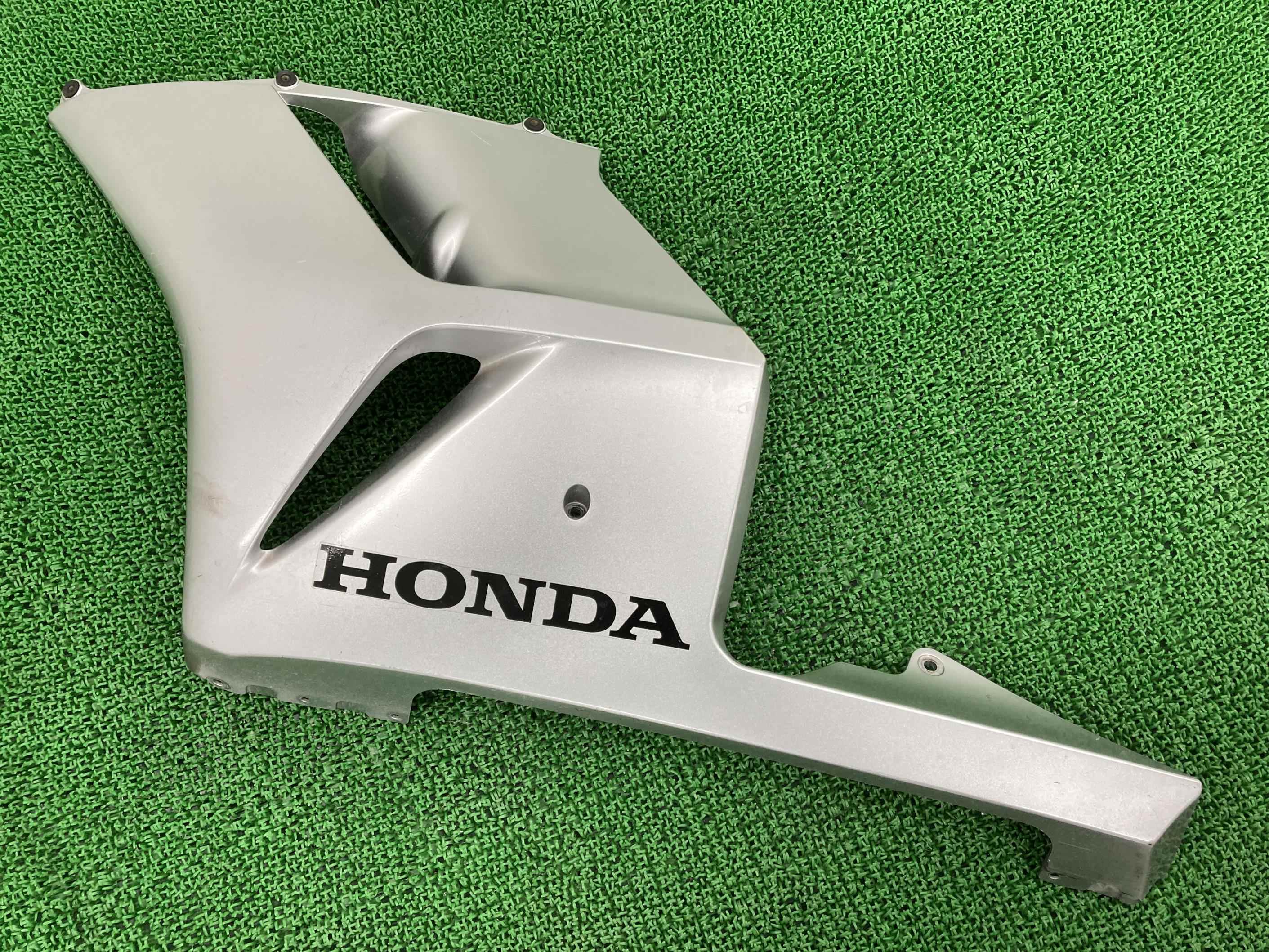 CBR1000RRアンダーカウル左銀ホンダ純正バイク部品SC57前期割れ欠け無し品薄希少品車検Genuine【中古】 62｜ティーエスパーツ　店