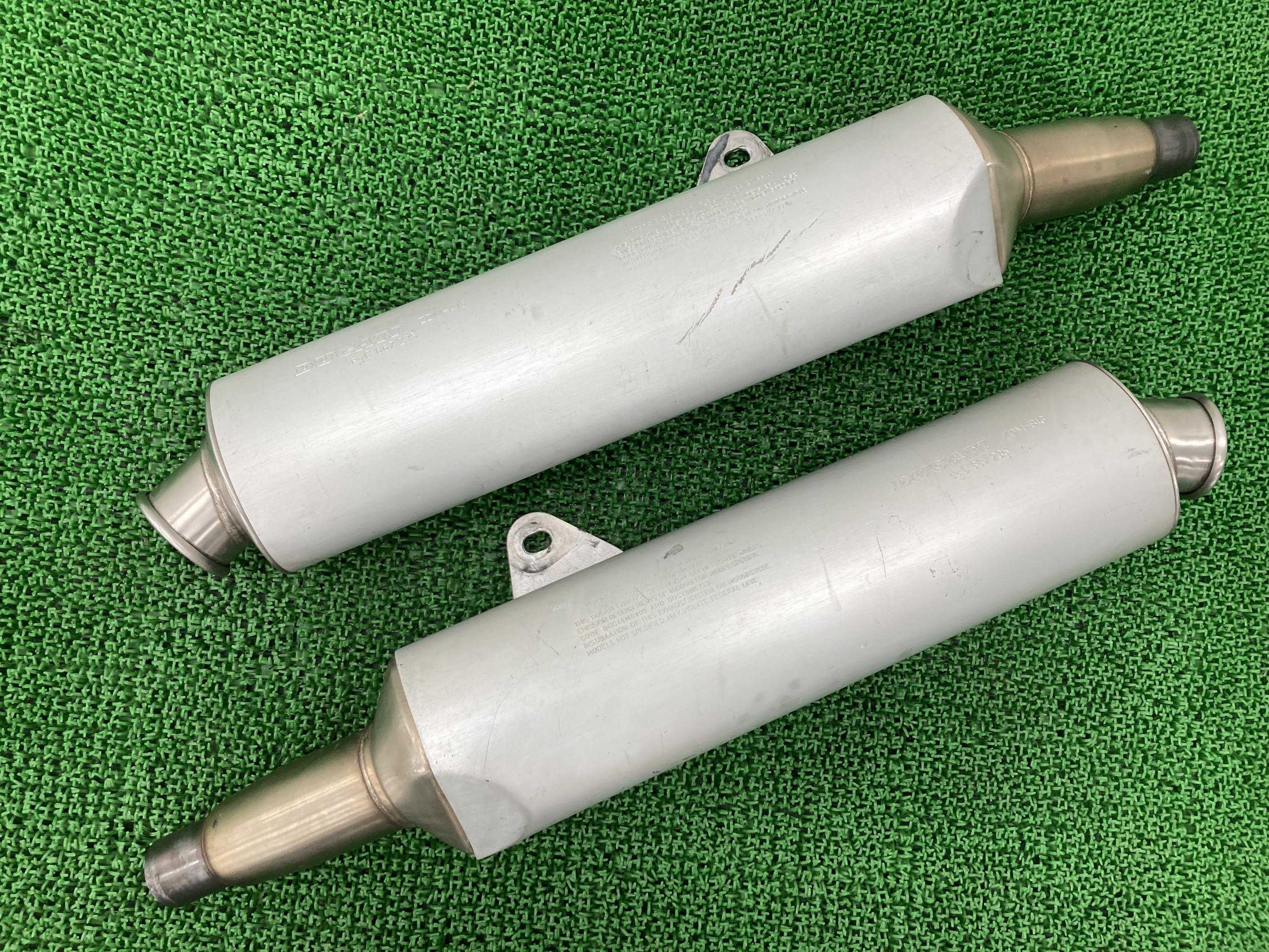 モンスター900 サイレンサーマフラー 左右 ドゥカティ 純正 バイク 部品 573.1.035.5A 574.1.035.5 M900 M750 コケキズ無し 車検 Genuine 【中古】 27