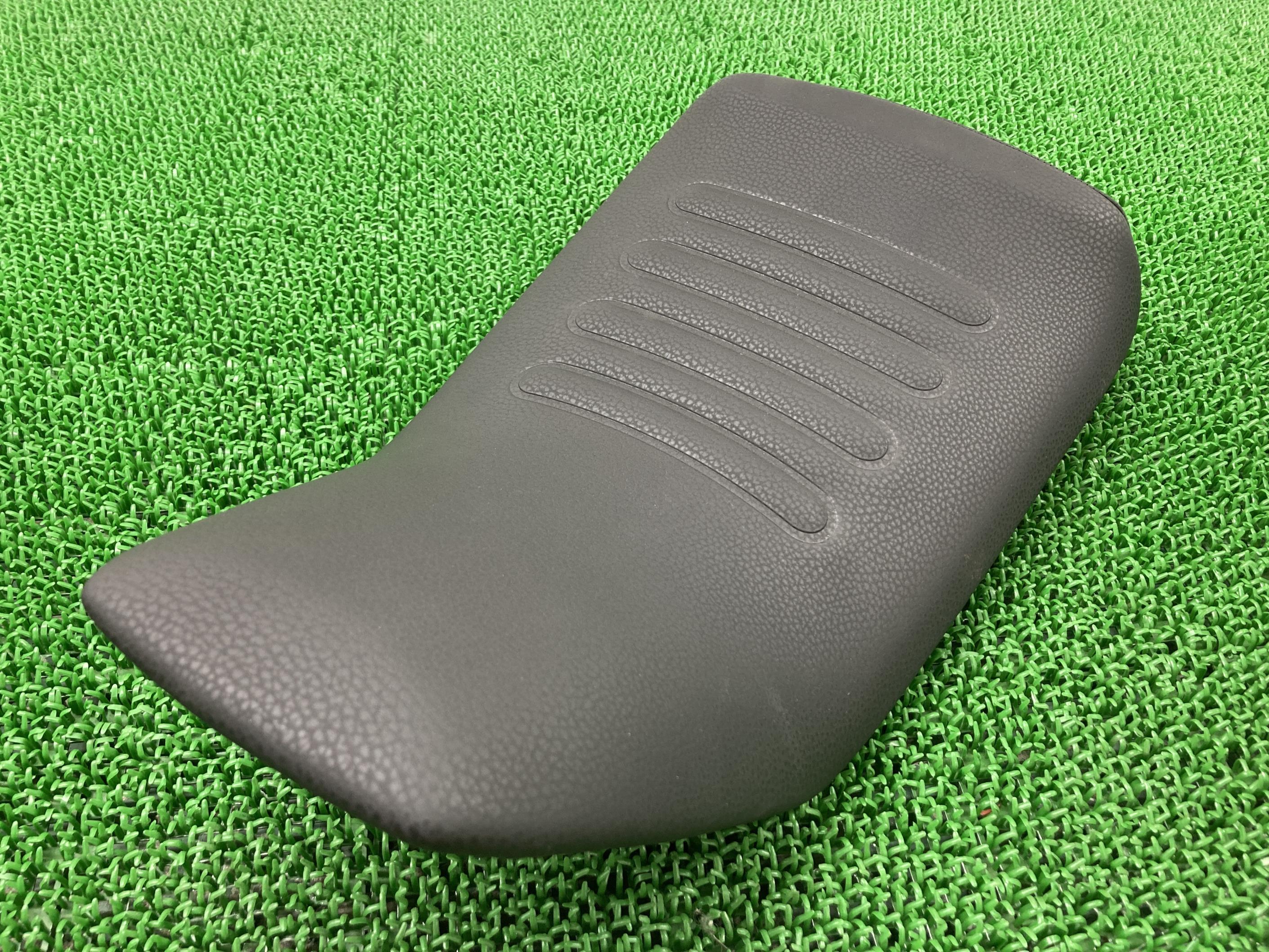 【美品】ハスクバーナ スヴァルトピレン(Svartpilen) エルゴシート 楽天市場】スヴァルトピレン401 シート VBKJUJ406LC260
