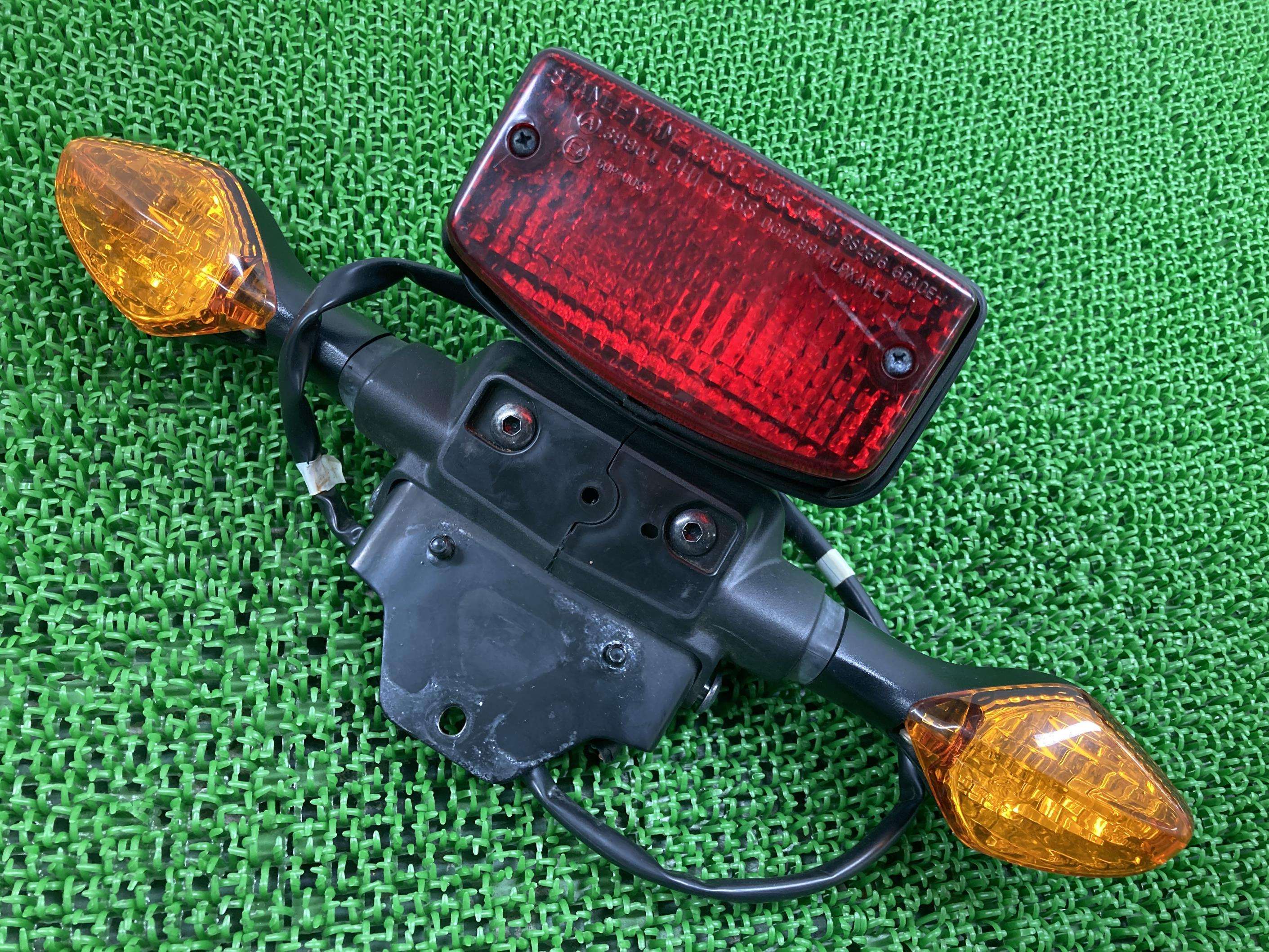 レブル250 テールランプ ホンダ 純正 バイク 部品 MC49 割れ欠け無し 品薄 希少品 リアウインカー 車検 Genuine 【中古】 74|ティーエスパーツ 店