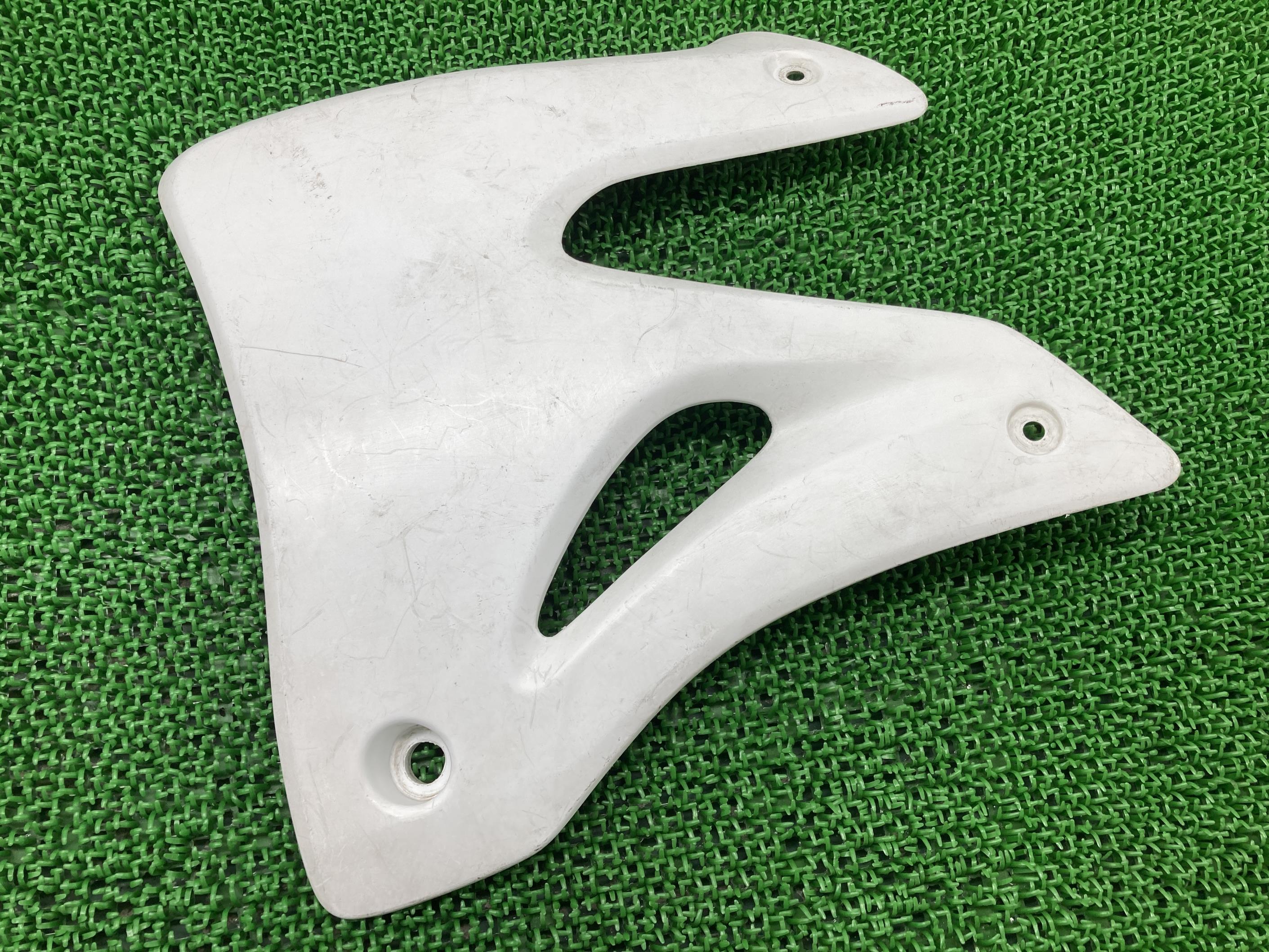 CRM250AR シュラウド 左 白 ホンダ 純正 バイク 部品 MD32 割れ欠け無し 品薄 希少品 車検 Genuine 【中古】 62
