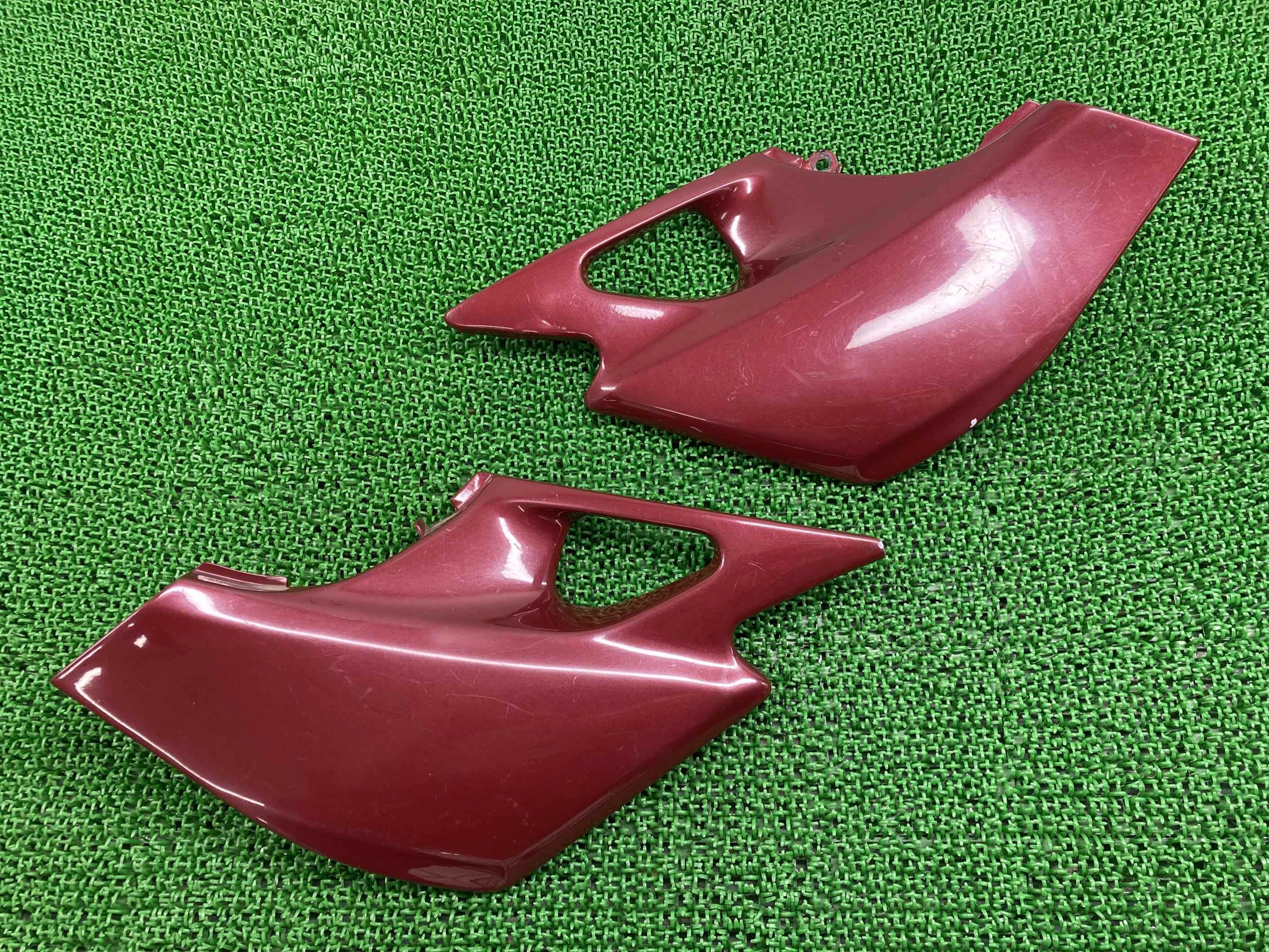 バリオス サイドカバー 左右 赤 カワサキ 純正 バイク 部品 ZR250A 36001-1462 36001-1463 BALIUS 修復素材に 品薄 車検 Genuine 【中古】 32|ティーエスパーツ 店
