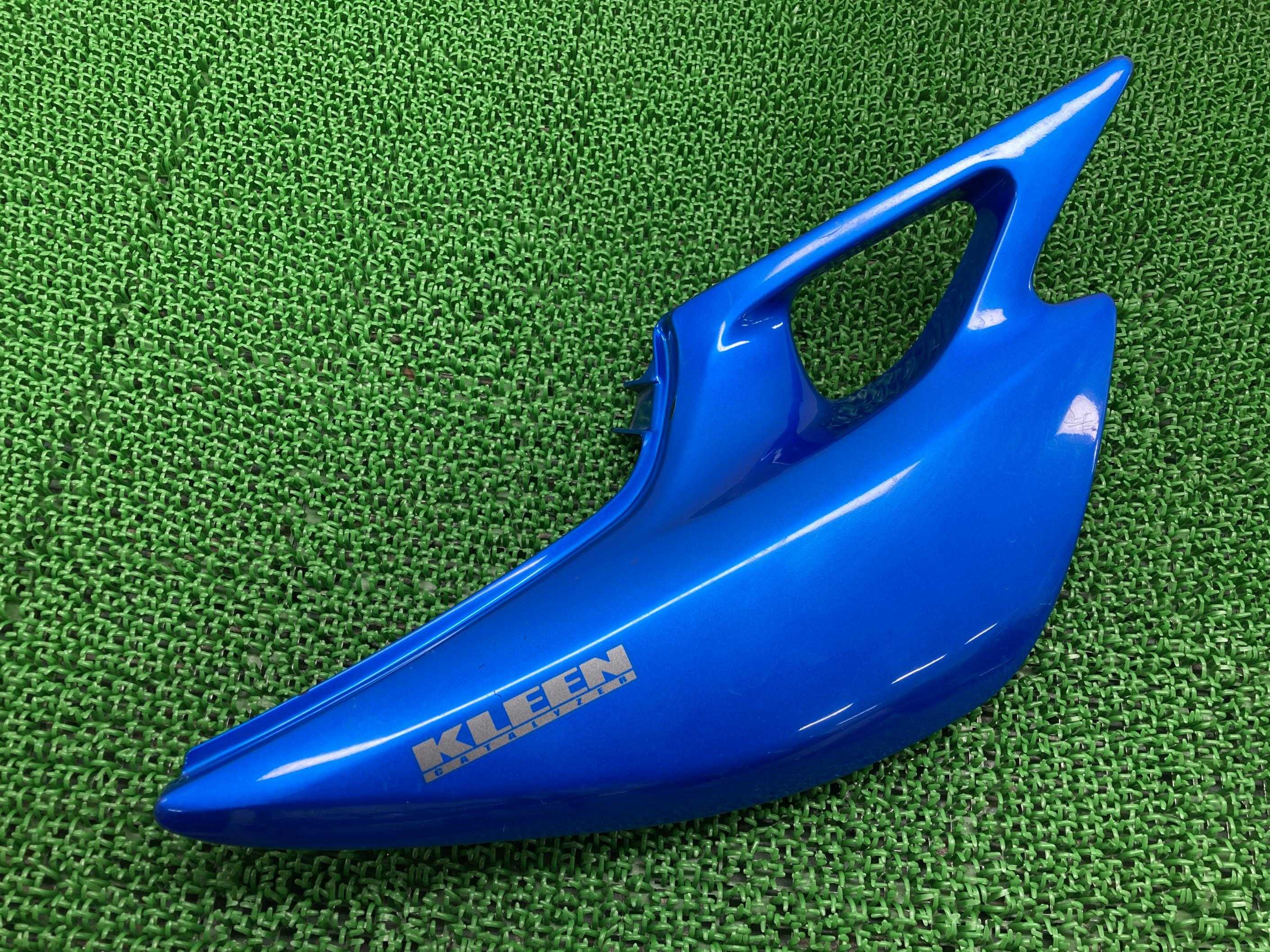 バリオス サイドカバー 右 青M カワサキ 純正 バイク 部品 ZR250A BALIUS 修復素材に 品薄 希少品 車検 Genuine 【中古】 30