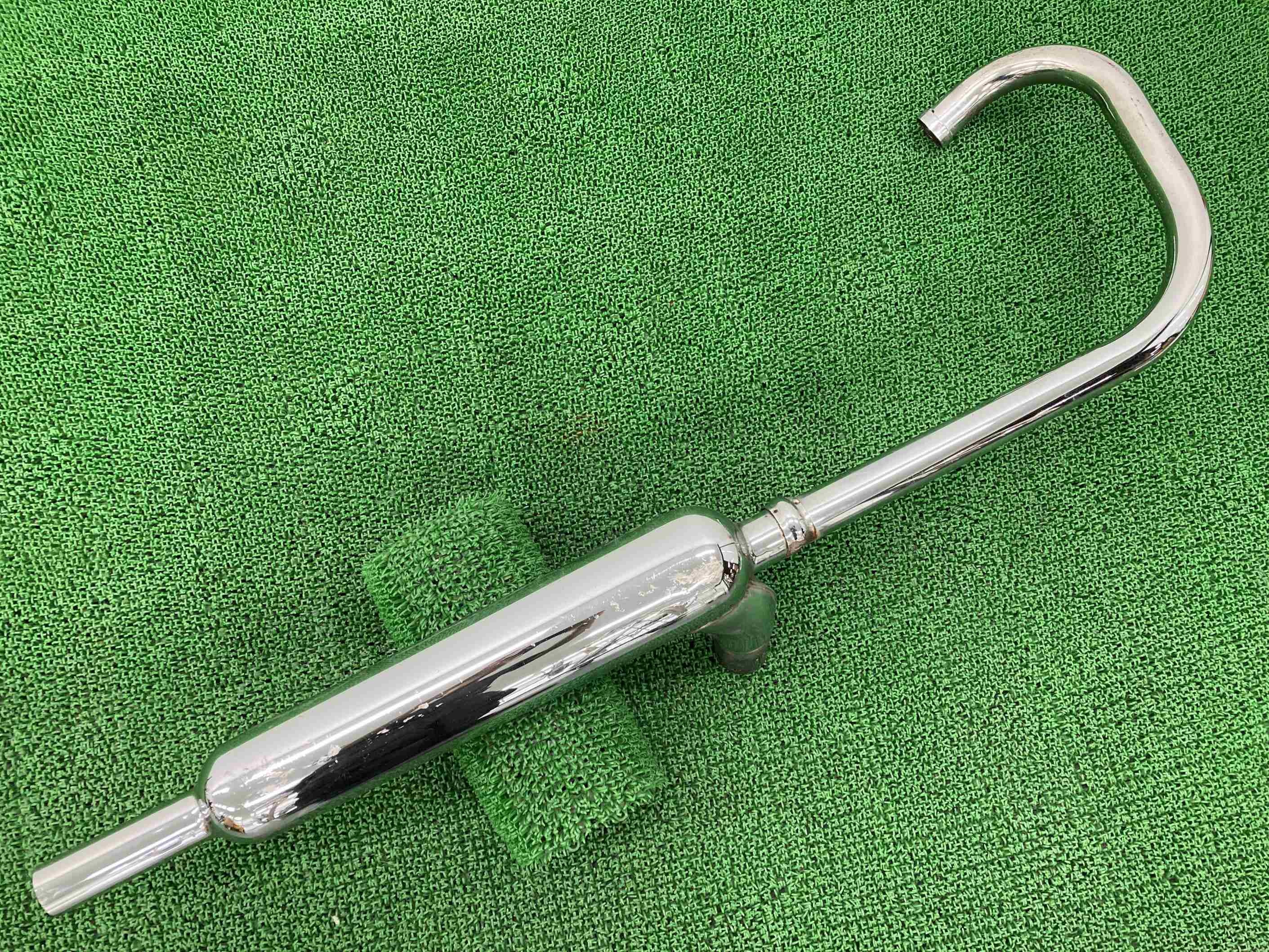 W650 マフラー 右 K421 カワサキ 純正 バイク 部品 EJ650A ノーマル 修復素材やカスタム素材に 穴あき無し 品薄 車検 Genuine 【中古】 cW