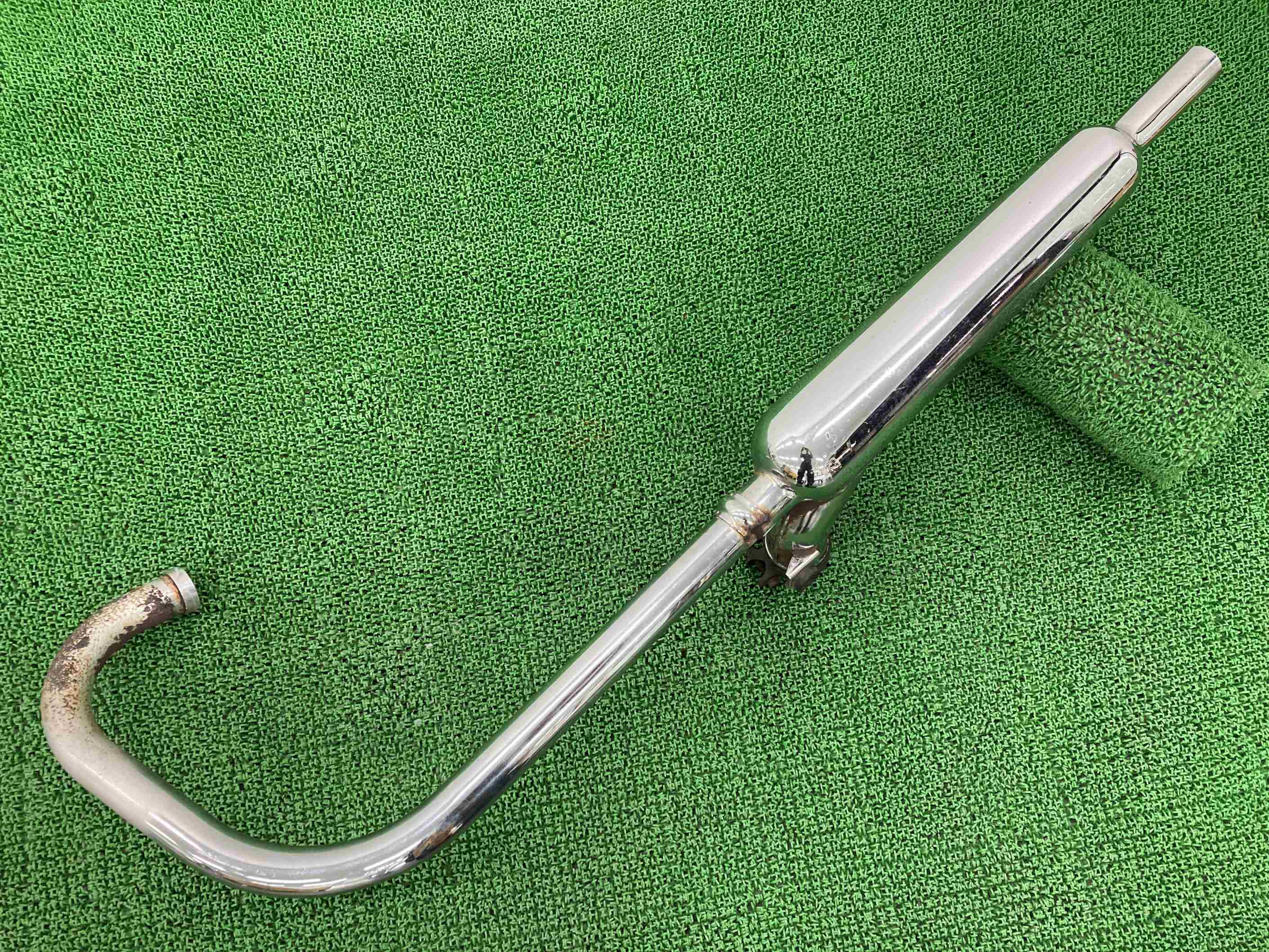 W650 マフラー 左 K395 カワサキ 純正 バイク 部品 EJ650A ノーマル 修復素材やカスタム素材に 穴あき無し 品薄 車検 Genuine 【中古】 fD