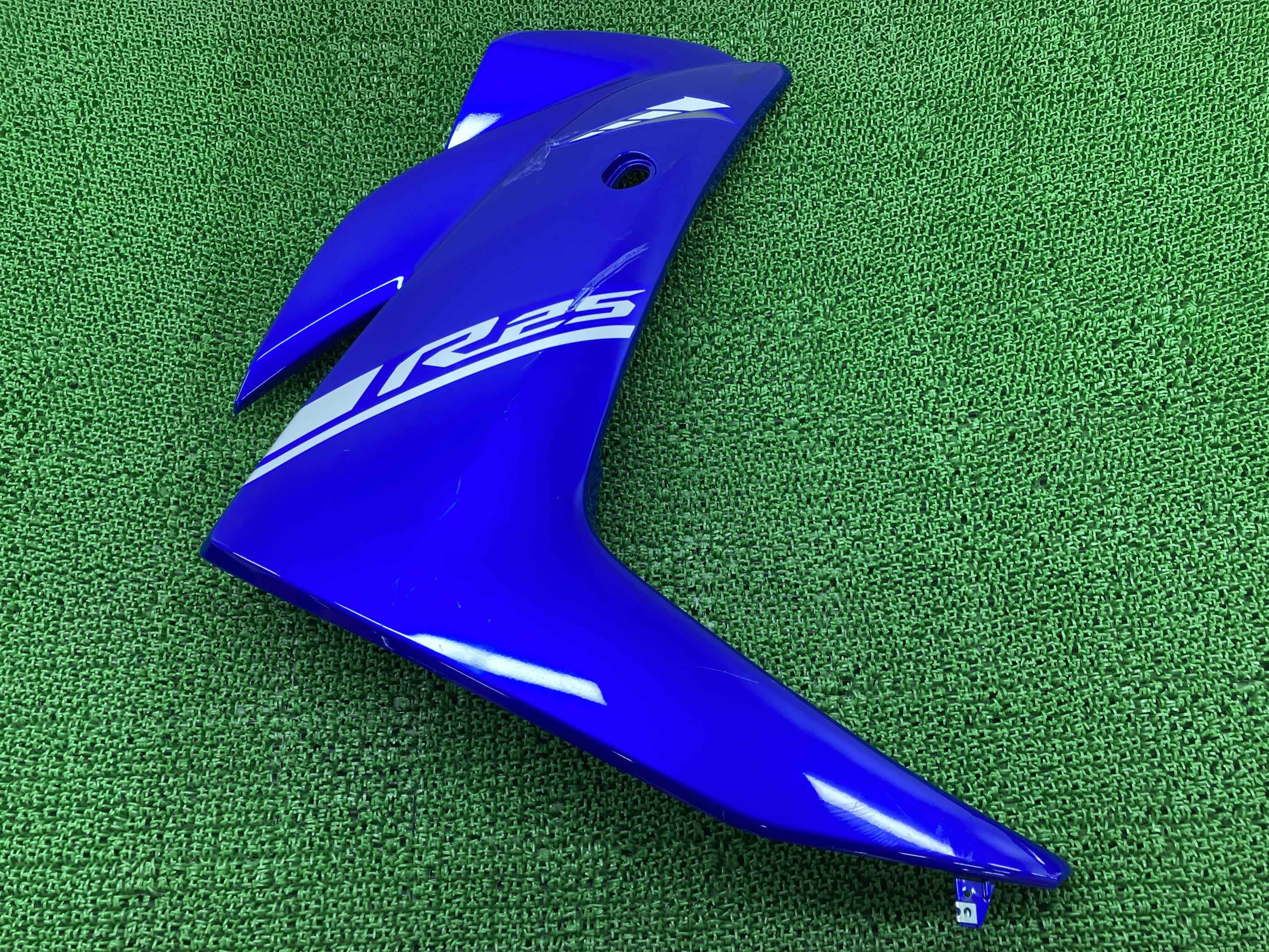 YZF-R25 サイドカウル 右 青M ヤマハ 純正 バイク 部品 RG10J ペイント素材に 割れ欠け無し 品薄 希少品 車検 Genuine 【中古】 35|ティーエスパーツ 店