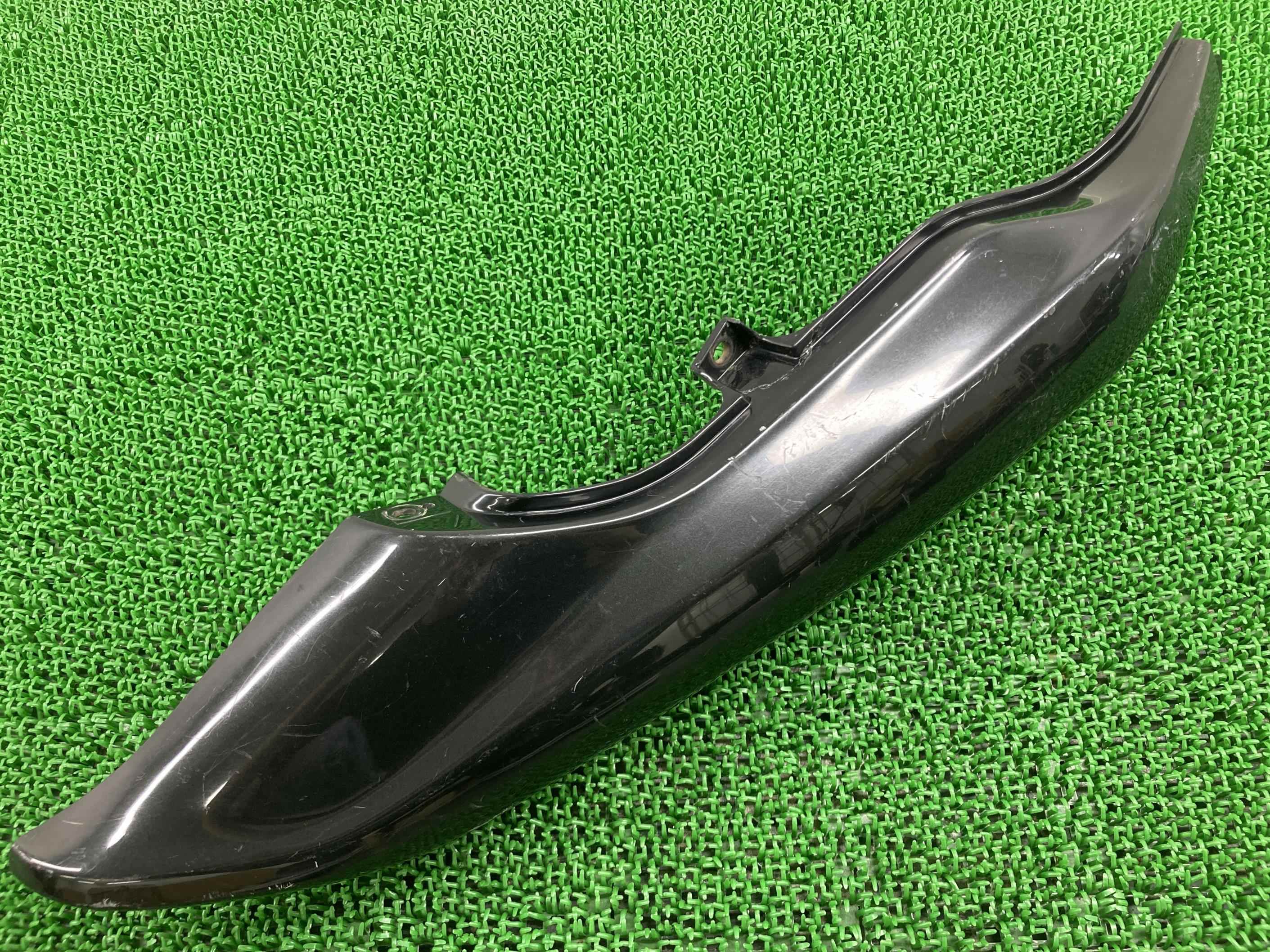 バリオス テールカウル 右 カワサキ 純正 バイク 部品 ZR250A 修復素材やペイント素材に 品薄 希少品 車検 Genuine 【中古】 89｜ティーエスパーツ　店 8,424円