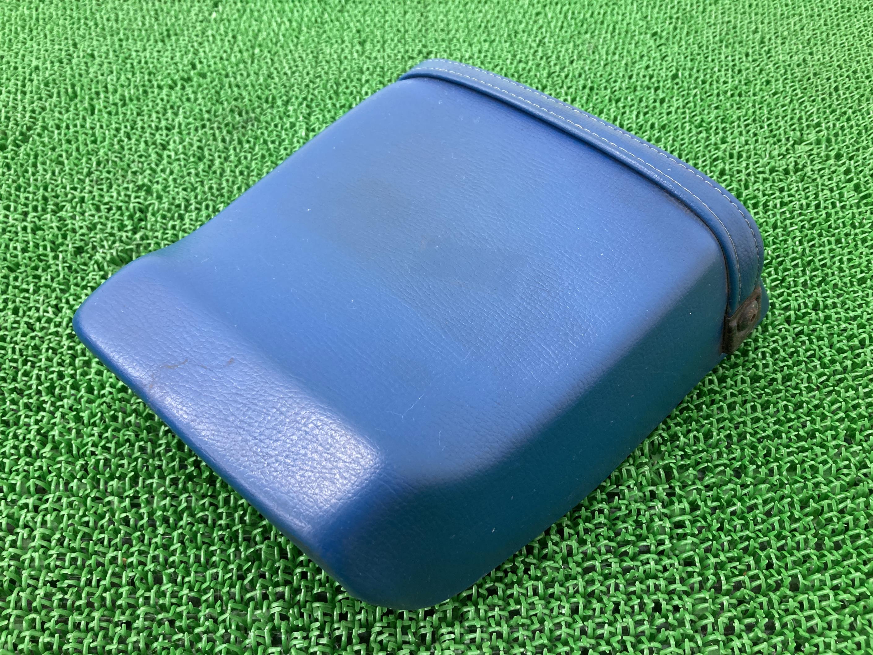 GF250 タンデムシート スズキ 純正 バイク 部品 GJ71C 当時物 修復素材に 品薄 希少品 車検 Genuine 【中古】 34