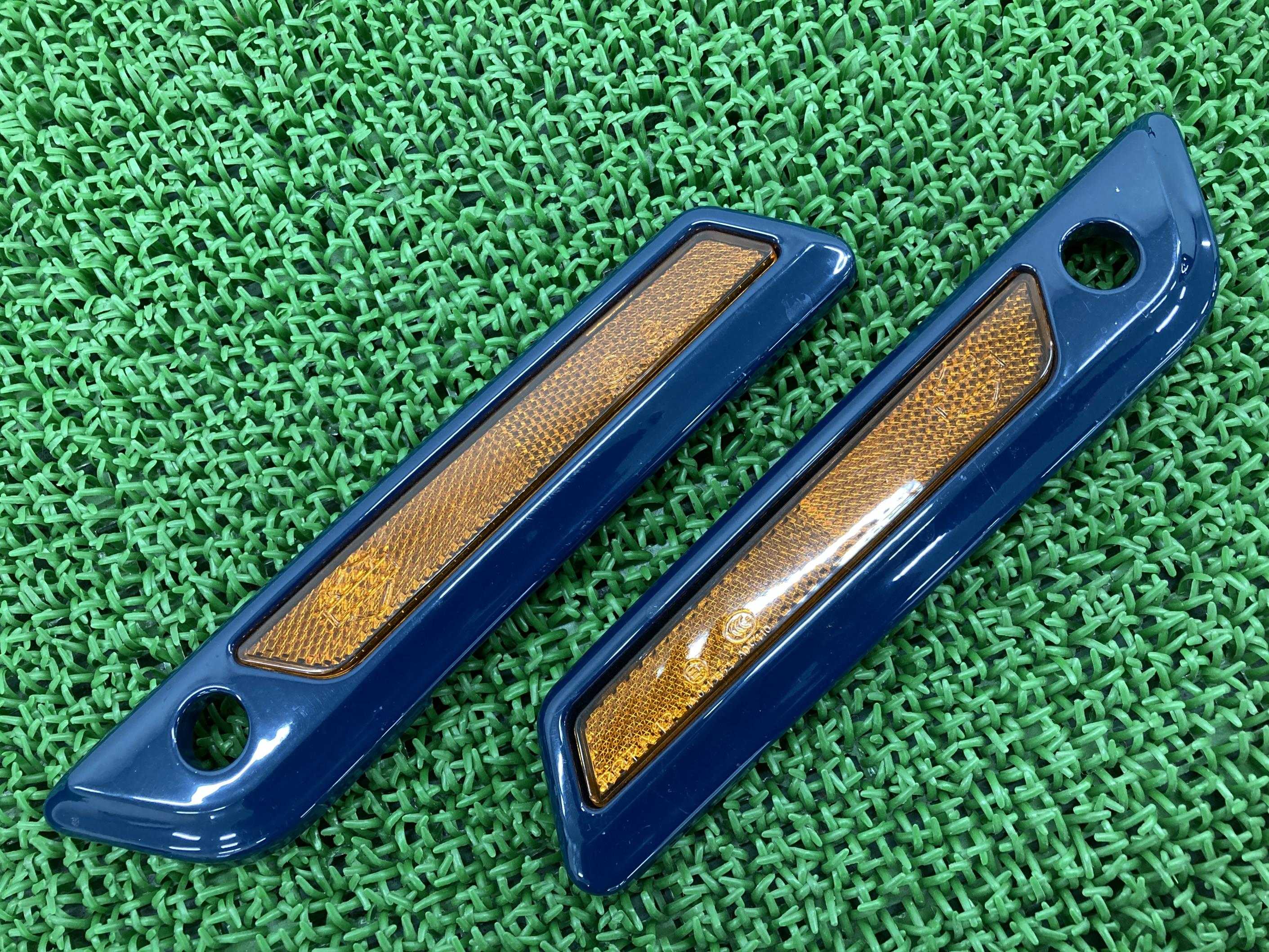 FLTRXS1870 サドルバッグラッチカバー 左右 ビリアードブルー ハーレー 純正 バイク 部品 19-20年ロードグライドスペシャル 割れ欠け無し 品薄 希少品 車検 Genuine 【中古】 29