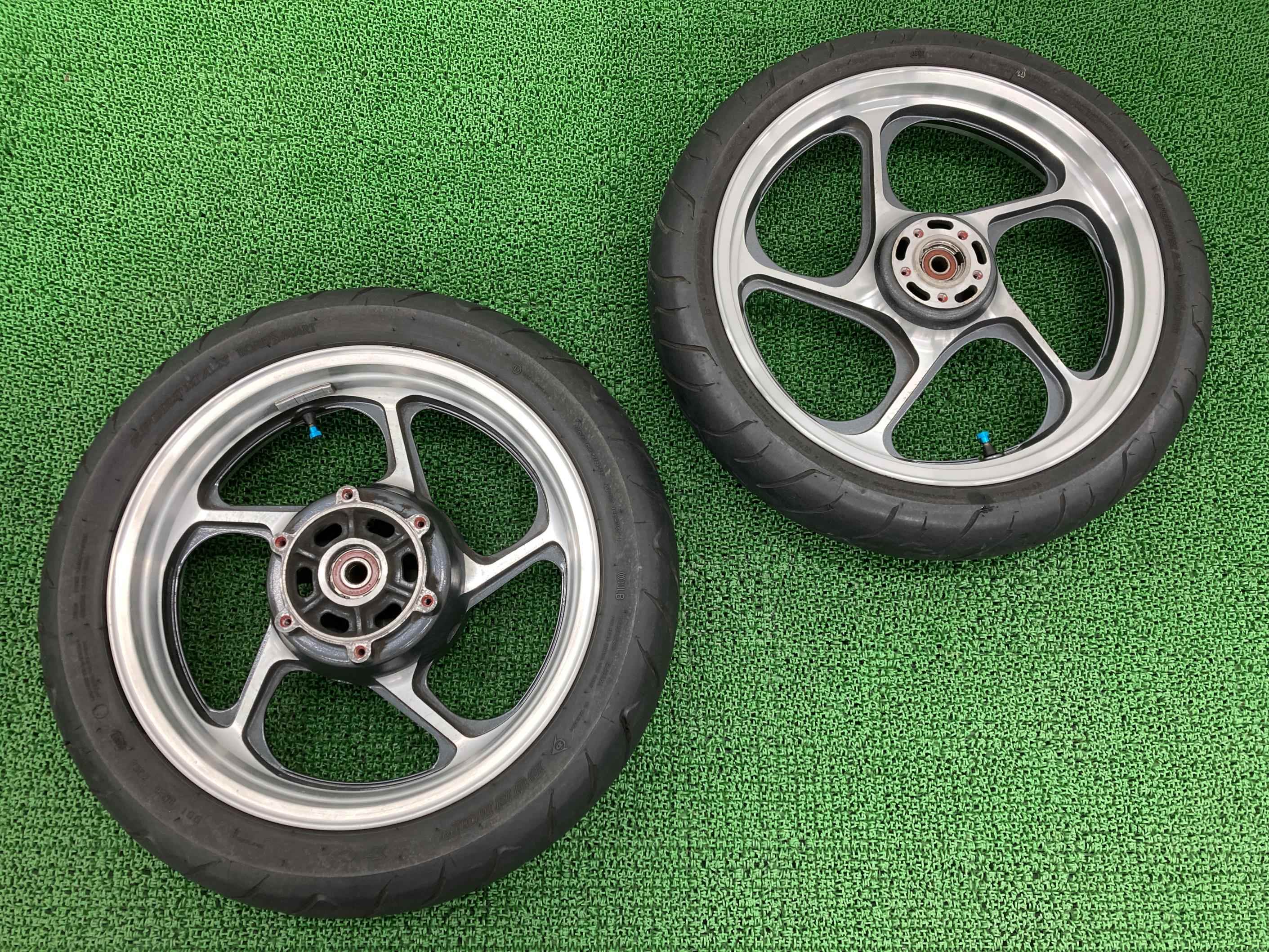 ゼファー1100 ホイール カワサキ 純正 バイク 部品 ZRT10A 1297 1298 セット 曲がり無し 品薄 車検 Genuine 【中古】 9｜ティーエスパーツ　店