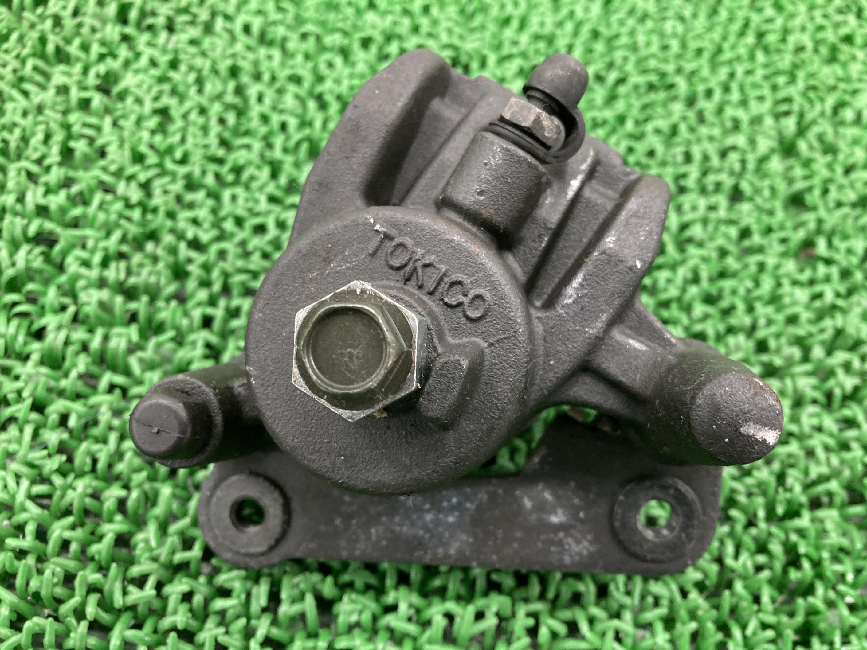 ゼファー400 リアブレーキキャリパー カワサキ 純正 バイク 部品 ZR400C ZEPHYR400 TOKICO 修復素材に 割れ欠け無し 車検 Genuine 【中古】 58