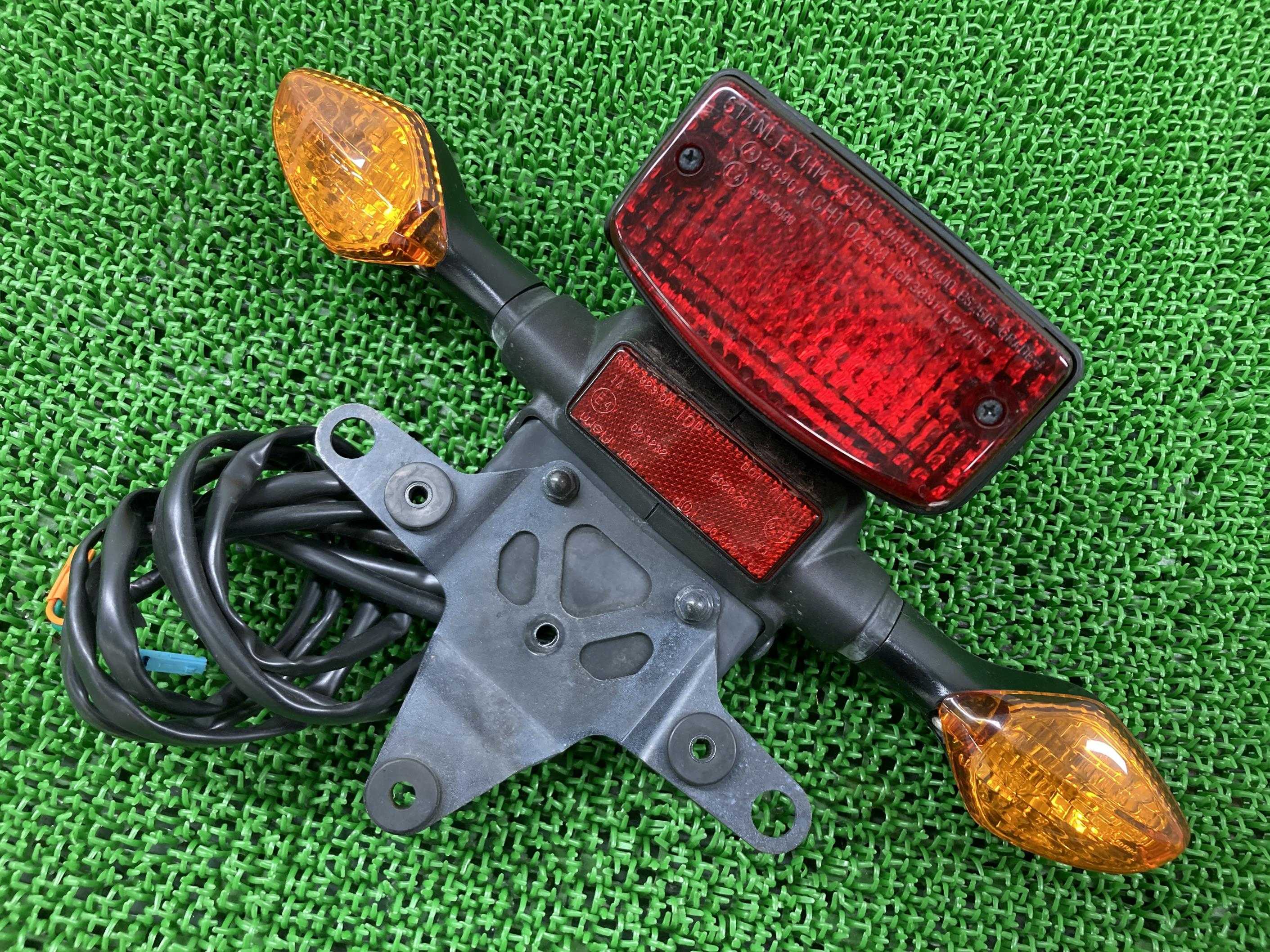 レブル250 テールランプ ホンダ 純正 バイク 部品 MC49 修復素材に 割れ欠け無し 品薄 希少品 車検 Genuine 【中古】 31|ティーエスパーツ 店