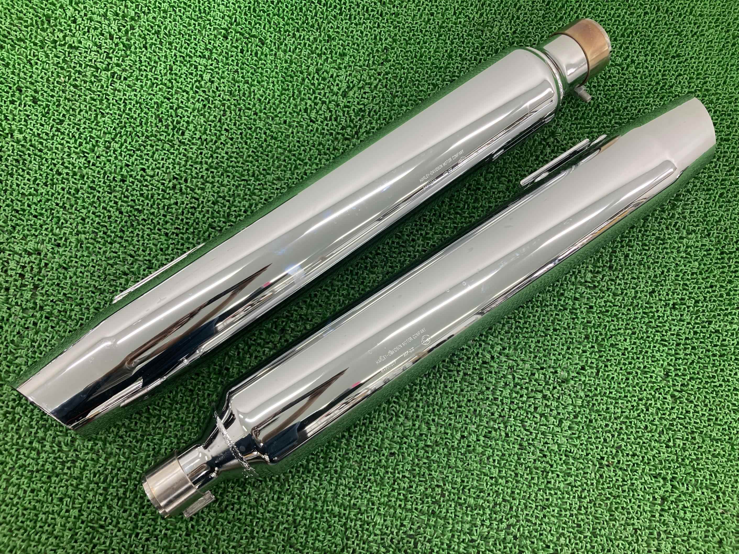 FLHR1745 サイレンサーマフラー 左右 ハーレー 純正 バイク 部品 64900239 64900240 ロードキング ツーリング コケキズ無し 車検 Genuine 【中古】 85