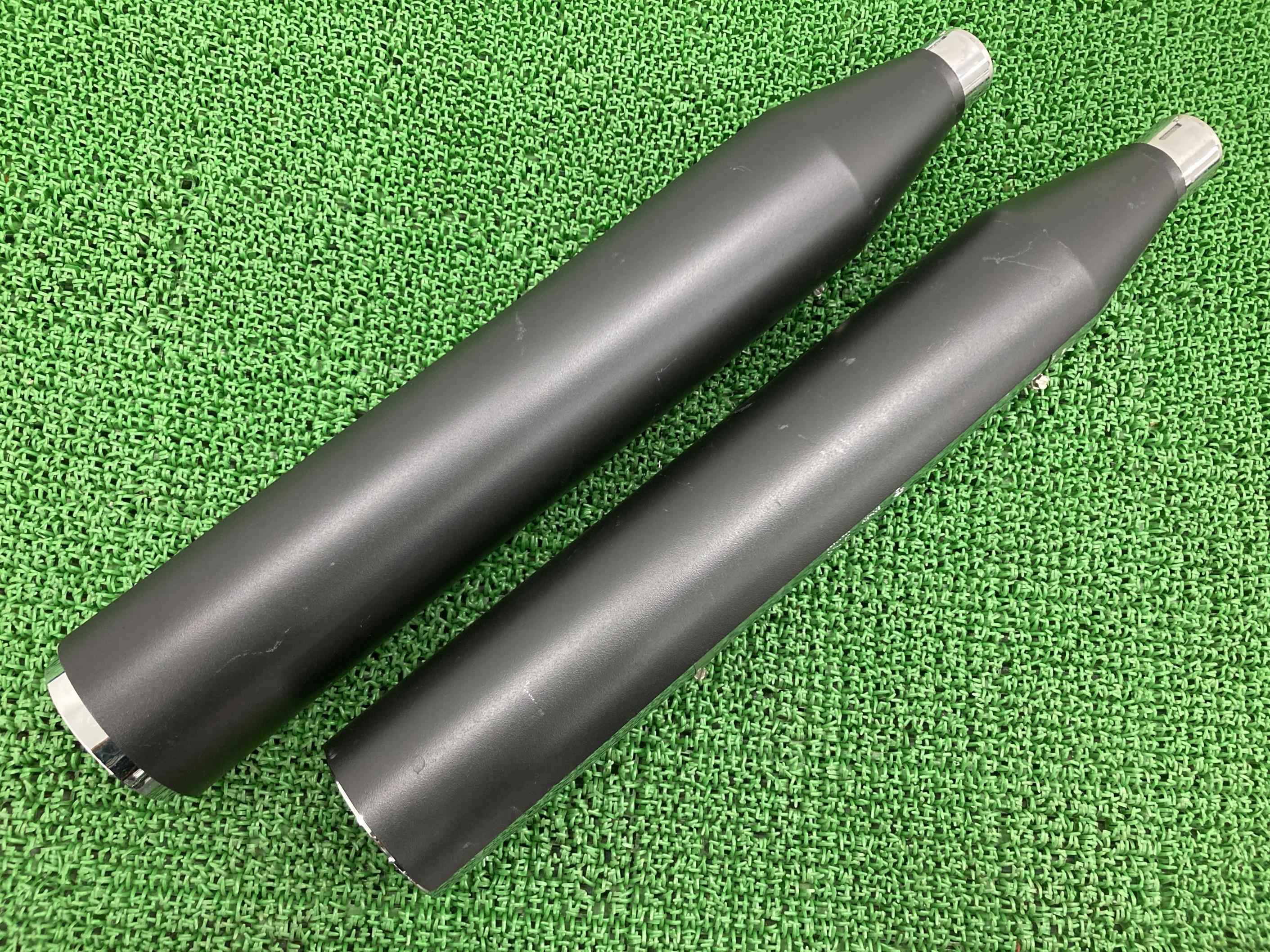 FXBB1745 サイレンサーマフラー ハーレー 純正 バイク 部品 ストリートボブ ソフテイル コケキズ無し 品薄 車検 Genuine 【中古】 81