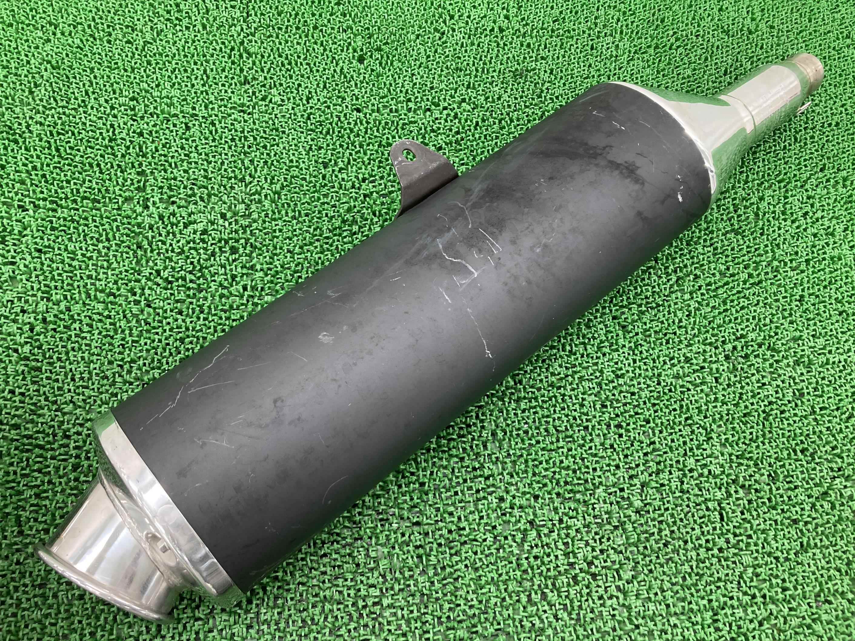 デイトナT595 サイレンサーマフラー トライアンフ(TRIUMPH) 純正 バイク 部品 トライアンフ DaytonaT595 コケキズ無し 品薄 希少品 車検 Genuine 【中古】 41|ティーエスパーツ 店