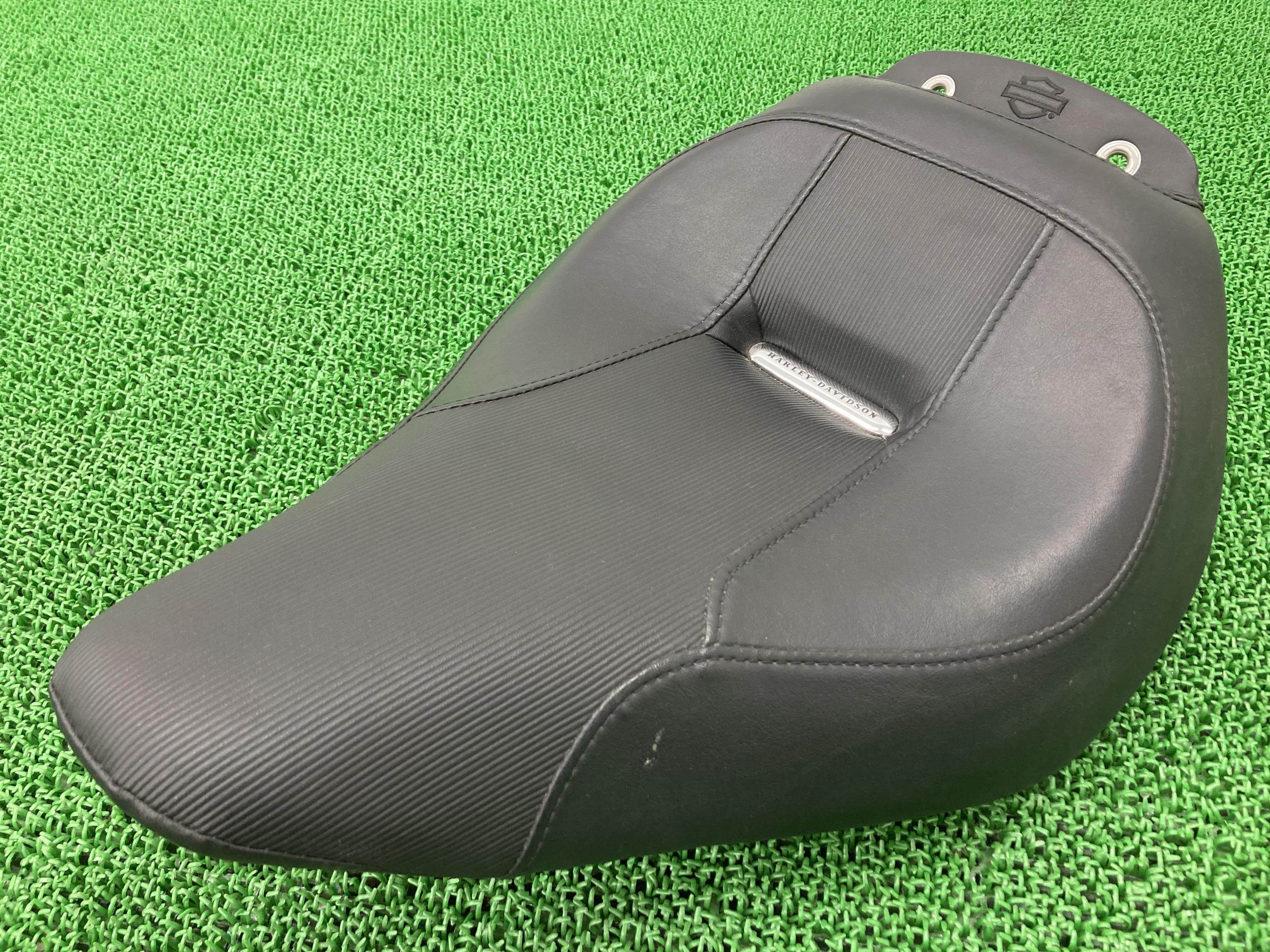 FXSB1580 シート ハーレー 純正 バイク 部品 ブレイクアウト ソフテイル コンディション良好 破れ無し 車検 Genuine 【中古】 64 13,348円