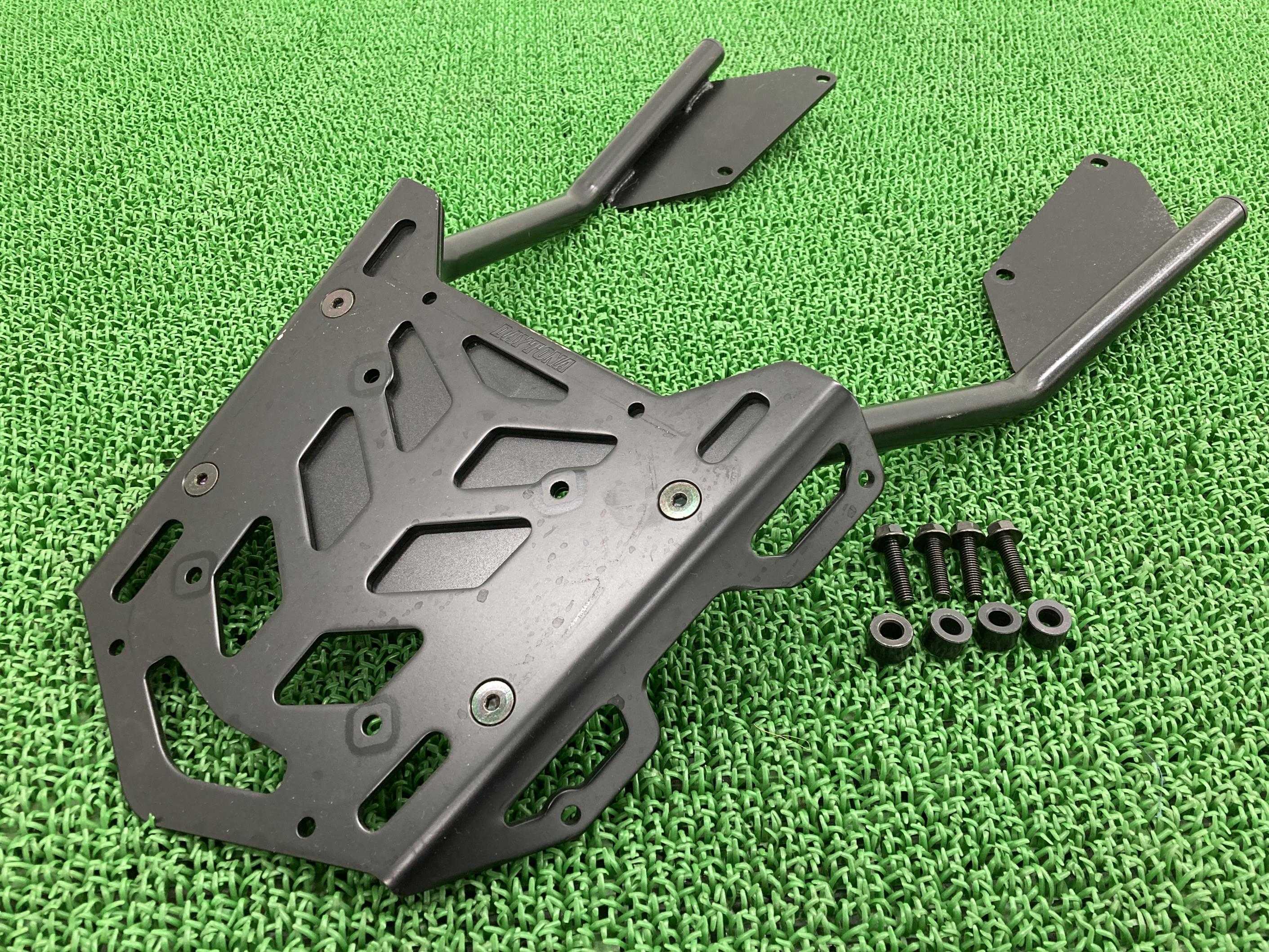 デイトナ製MT-09リアキャリア社外バイク部品RN34JMT09マルチウイングキャリア曲がり無し【中古】 96