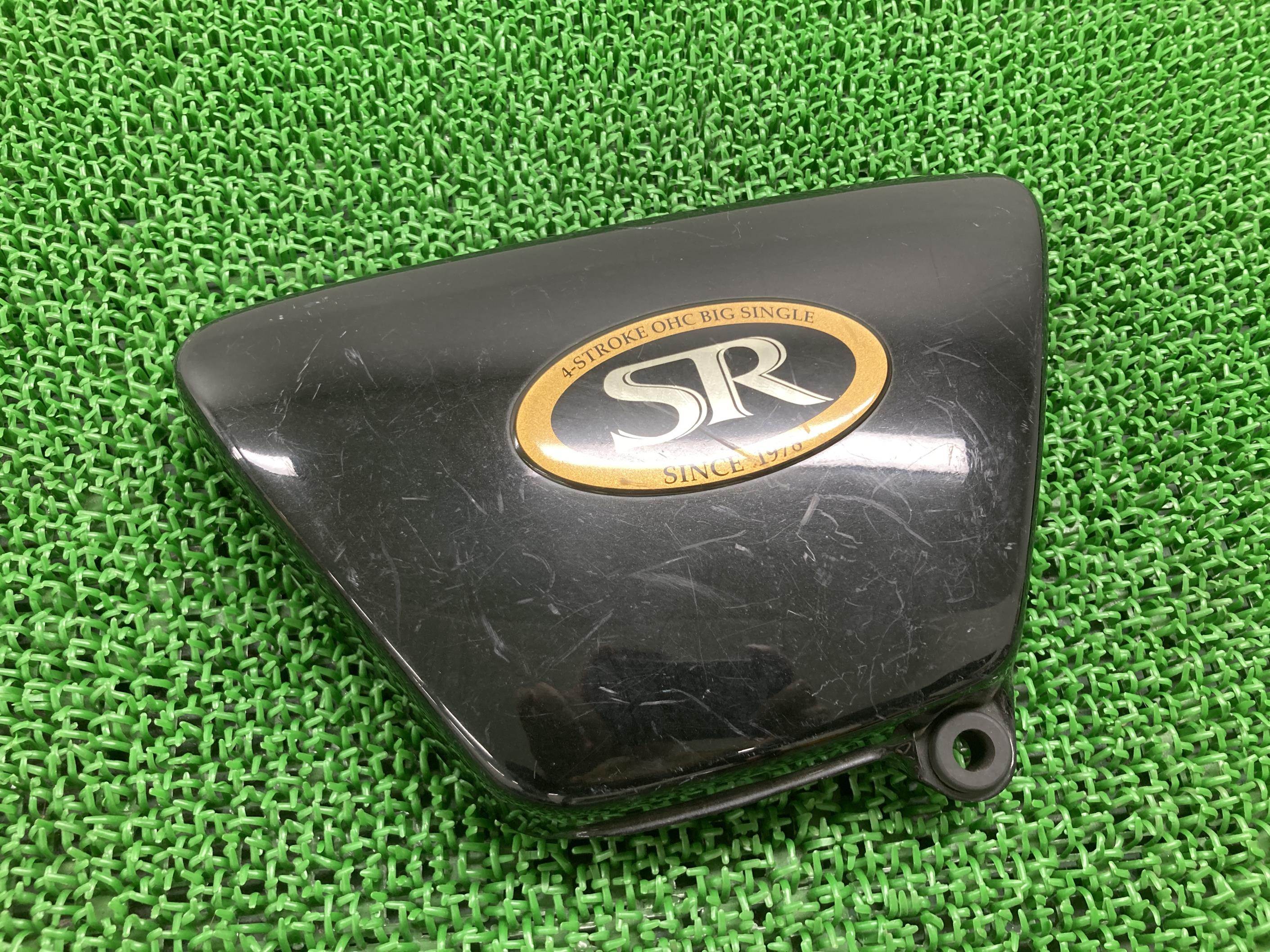 SR400サイドカバー右黒Mヤマハ純正バイク部品1JRRH01J割れ欠け無し品薄希少品エンブレム車検Genuine【中古】 82