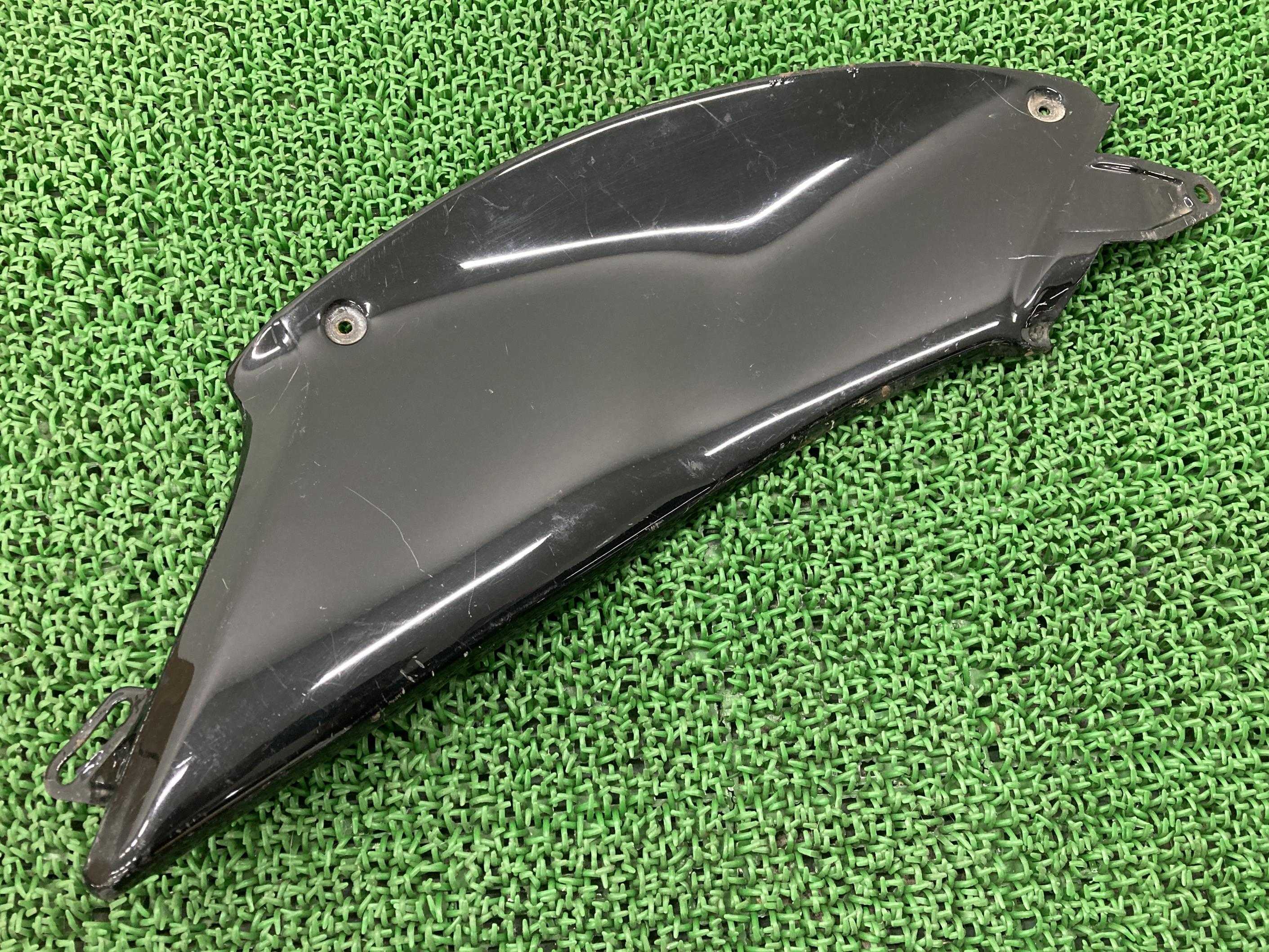 ディアベルタンクカバー右黒ドゥカティ純正バイク部品DIAVELサイドカバー凹み無し品薄希少品車検Genuine【中古】 29 7,546円