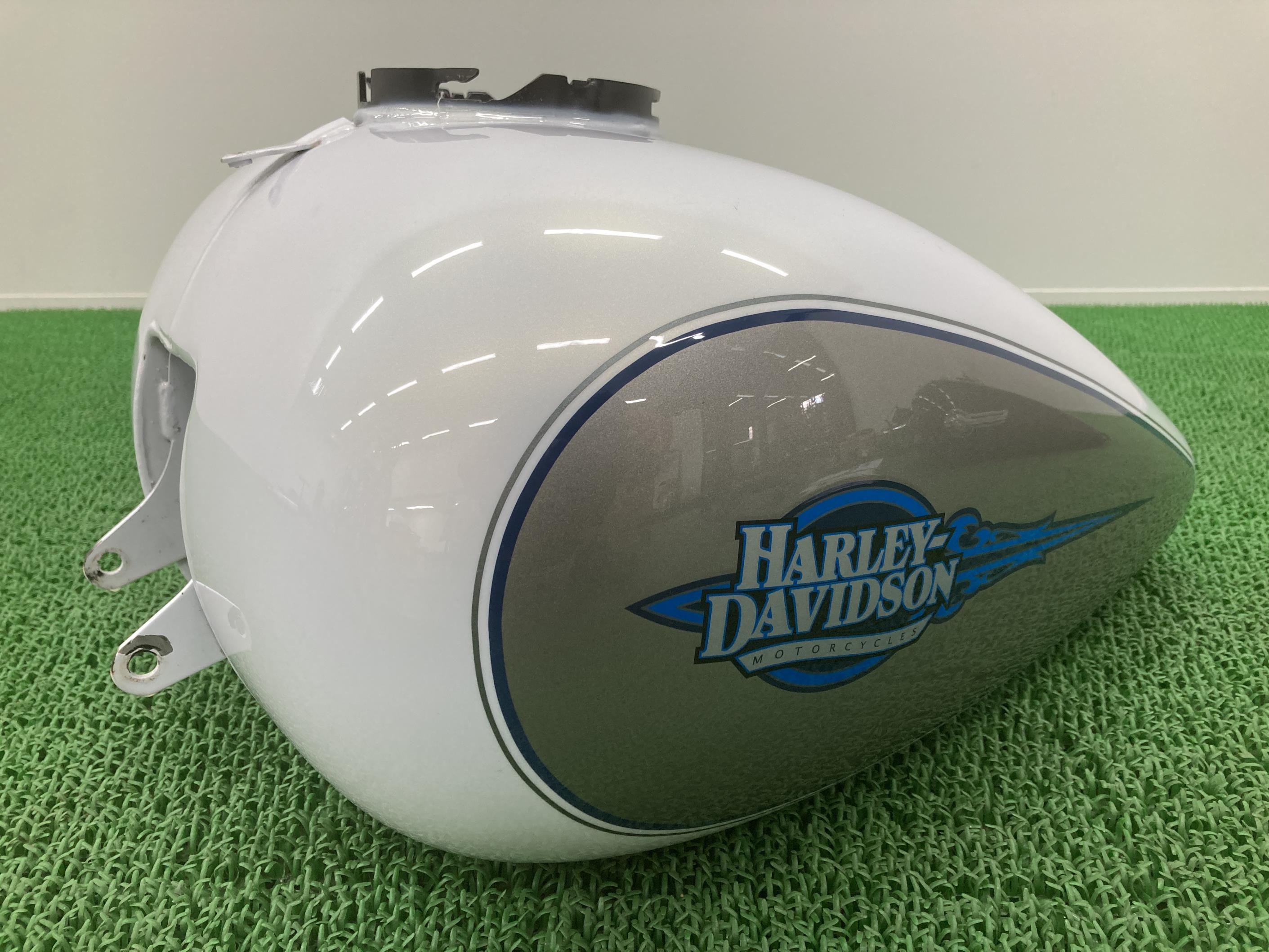FLHTC1580タンクパールハーレー純正バイク部品09年外しツーリング綺麗良品凹み無し車検Genuine【中古】 79｜ティーエスパーツ　店
