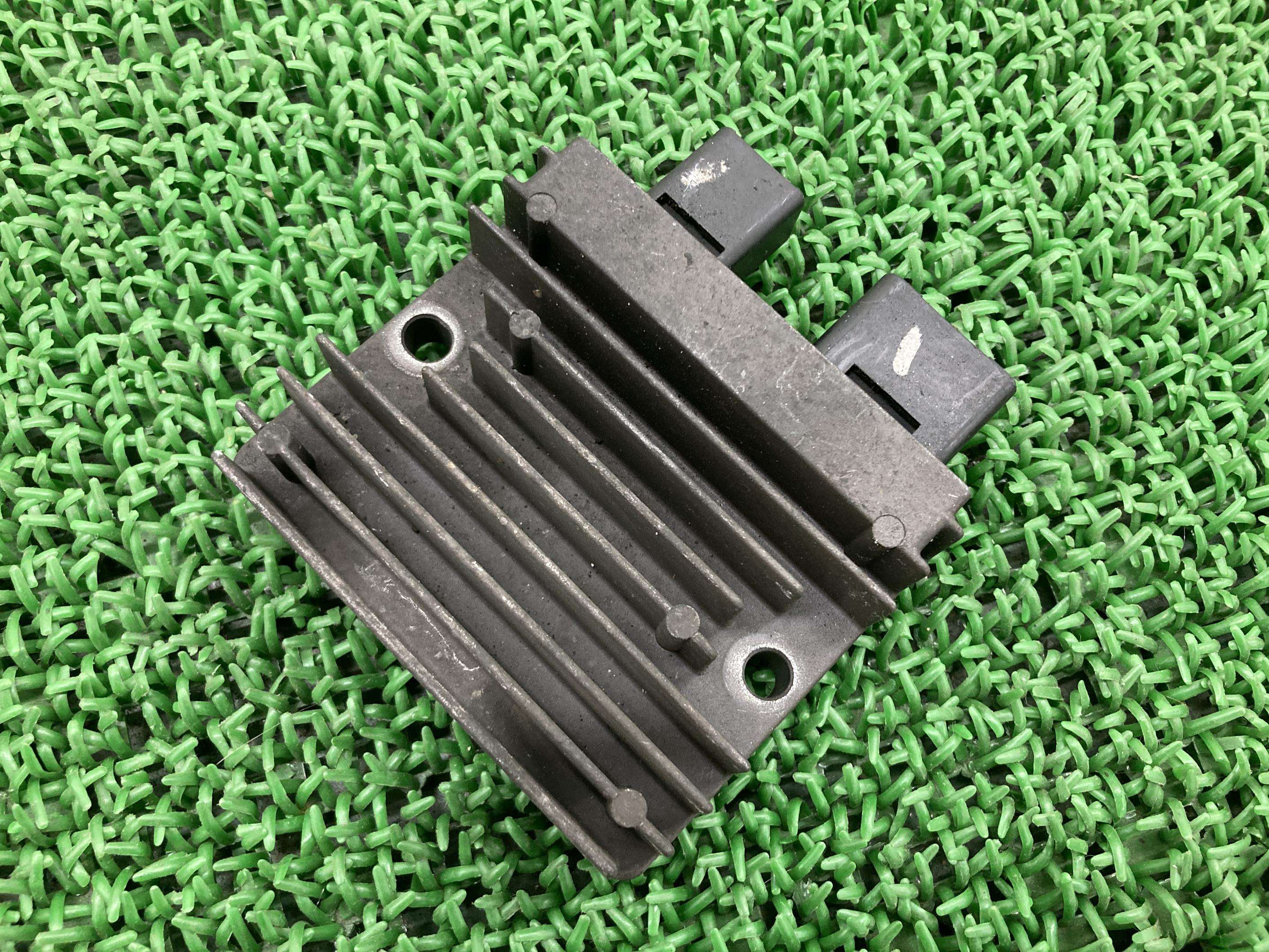 VTR250FI レギュレター ホンダ 純正 バイク 部品 MC33 レクチファイアー レギュレーター CB400SF 車検 Genuine 【中古】 25