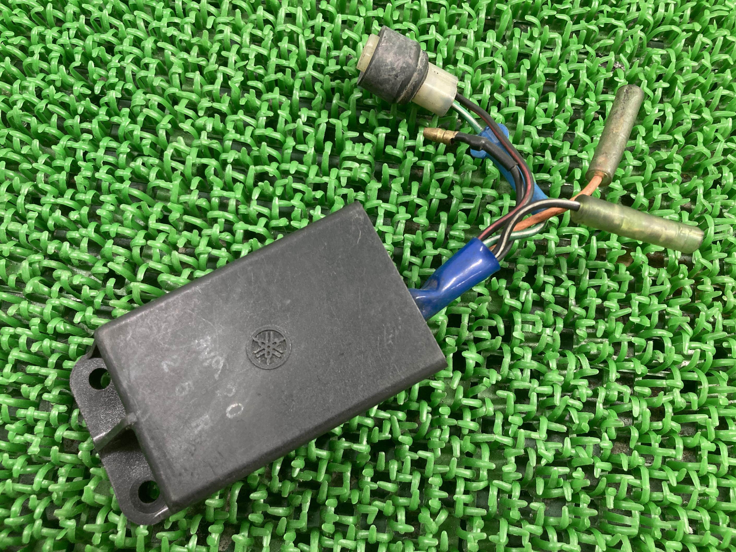 アクシス50 イグナイター ヤマハ 純正 バイク 部品 3VP AXIS50 CDI 機能的問題なし 品薄 車検 Genuine 【中古】 73