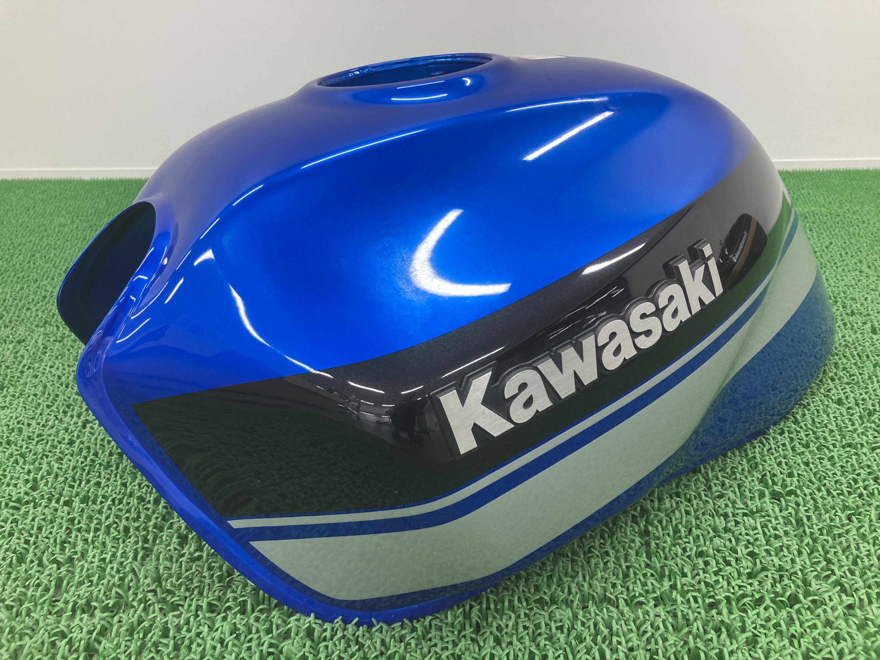 楽天市場】ZRX1200ダエグタンク紺Mカワサキ純正バイク部品ZRT20D