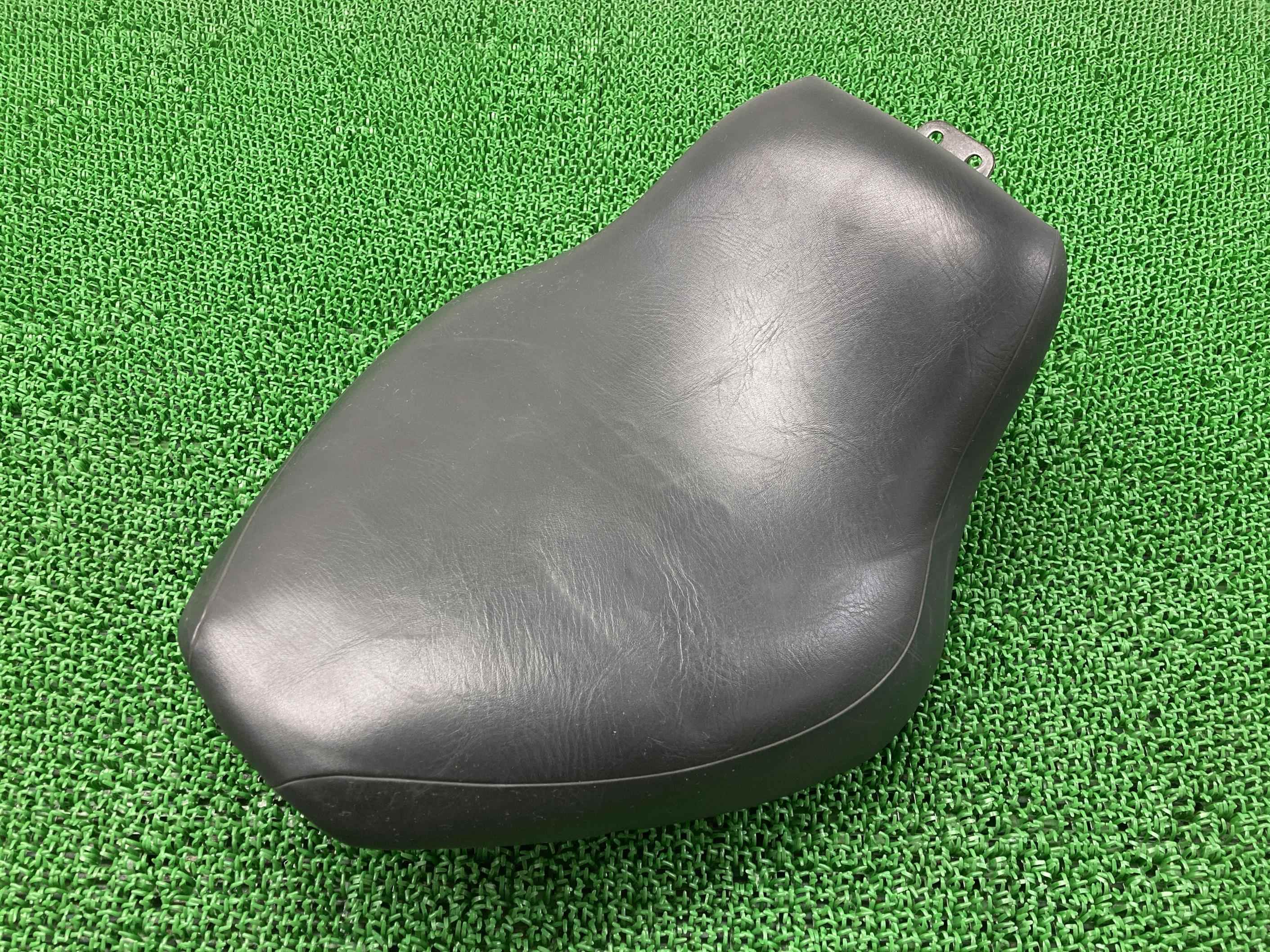 ドラッグスター400 フロントシート ヤマハ 純正 バイク 部品 VH01J メインシート 破れ無し 品薄 車検 Genuine 【中古】 22