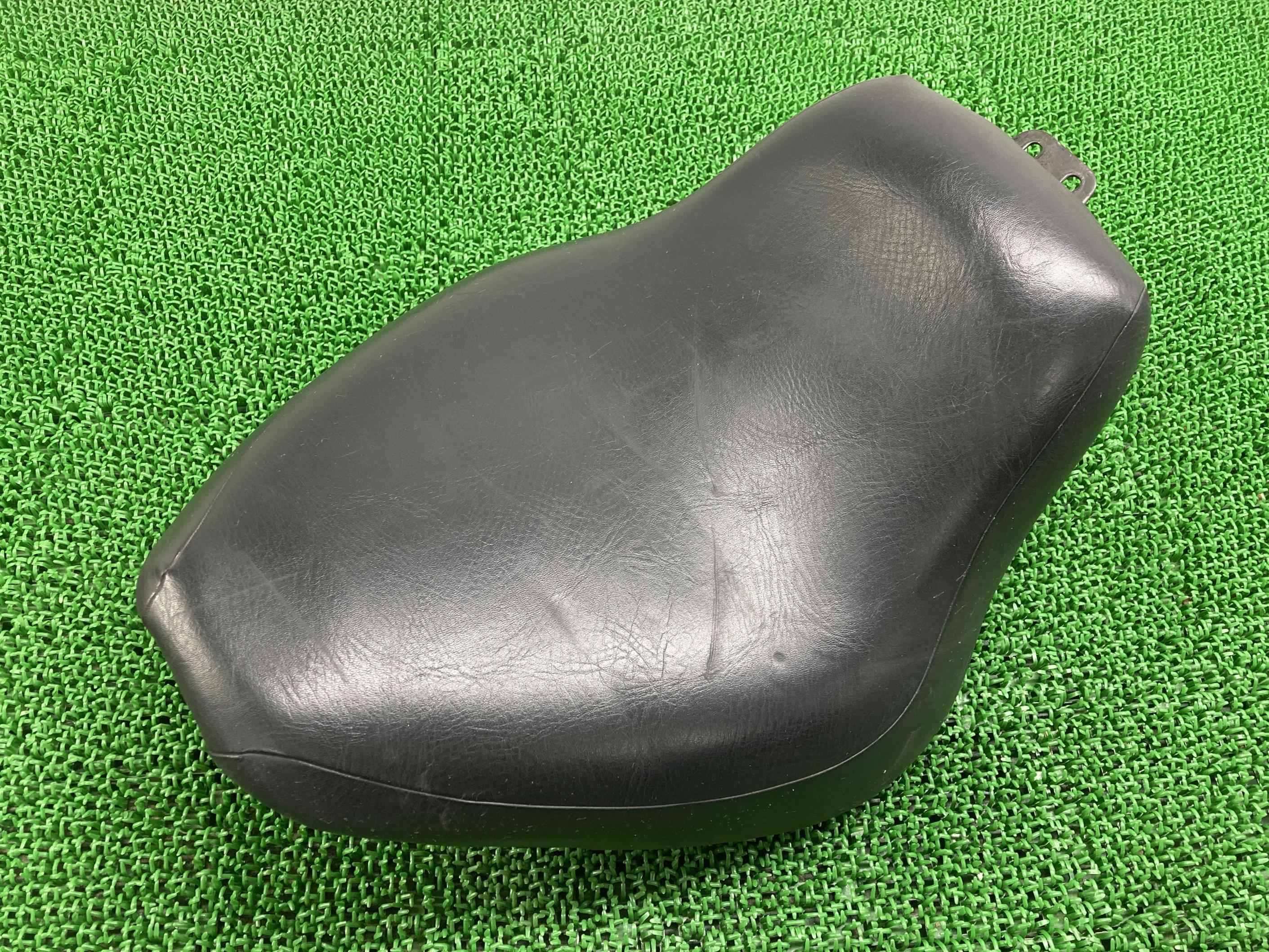 ドラッグスター400 フロントシート ヤマハ 純正 バイク 部品 VH01J メインシート 破れ無し 品薄 車検 Genuine 【中古】 16
