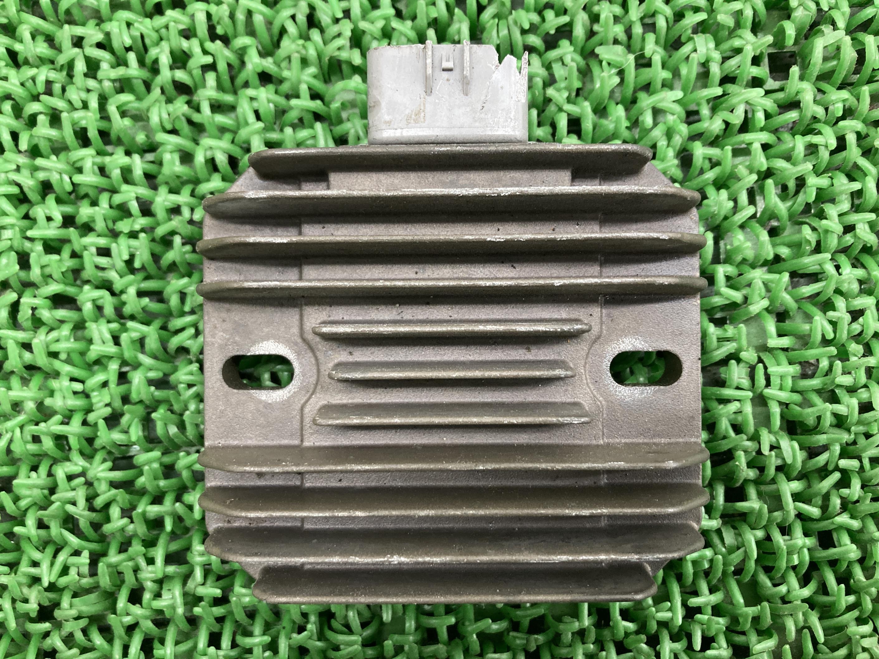カワサキ　ゼファー750 　イグナイタ－　純正電圧レギュレーター整流器 カワサキ ゼファー750 イグナイタ－ 純正電圧レギュレーター
