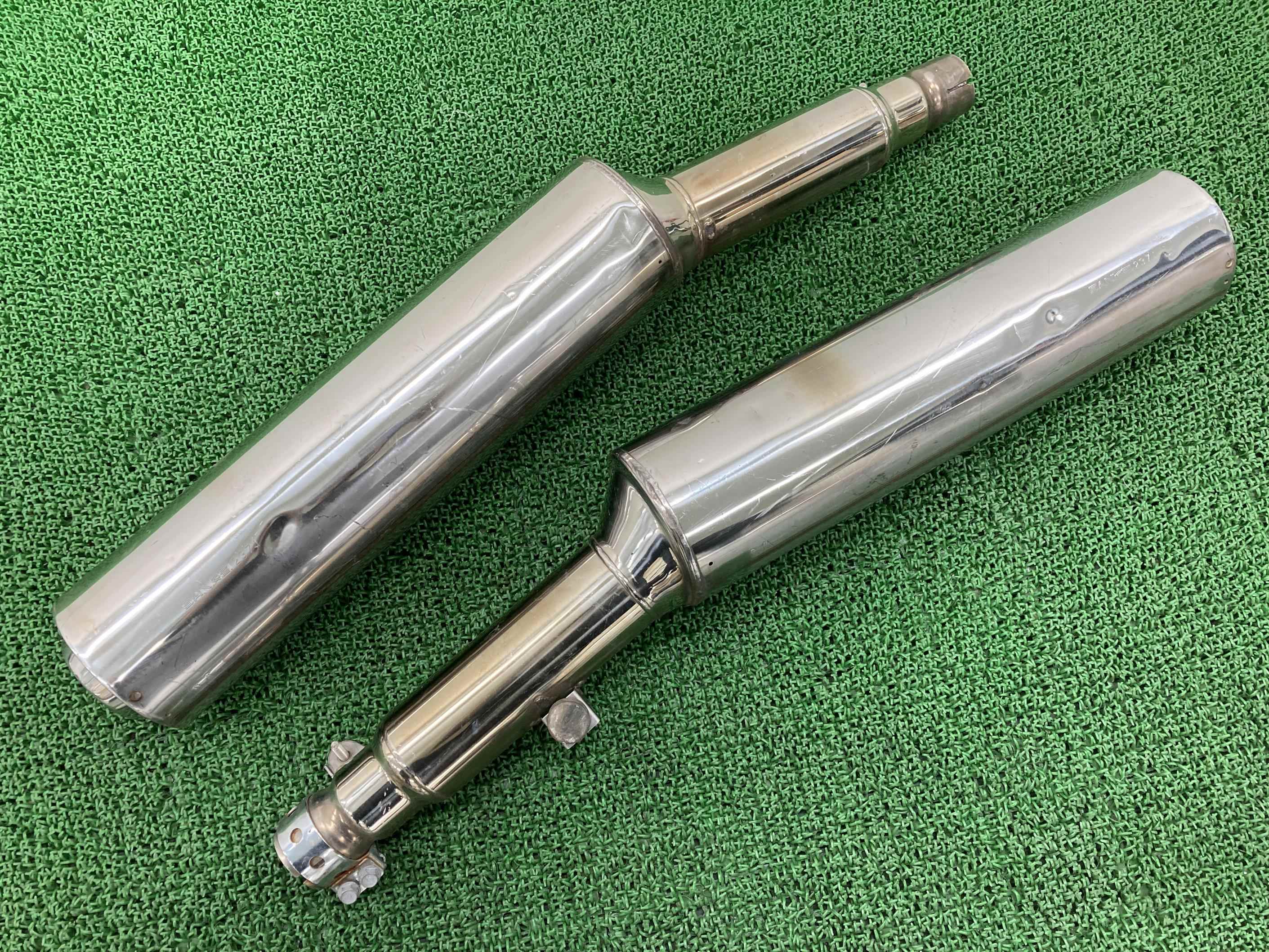 CBR1100XX サイレンサーマフラー 左右 ホンダ 純正 バイク 部品 SC35 インジェクション 中期以降 コケキズ無し 品薄 車検 Genuine 【中古】 96｜ティーエスパーツ　店 9,472円