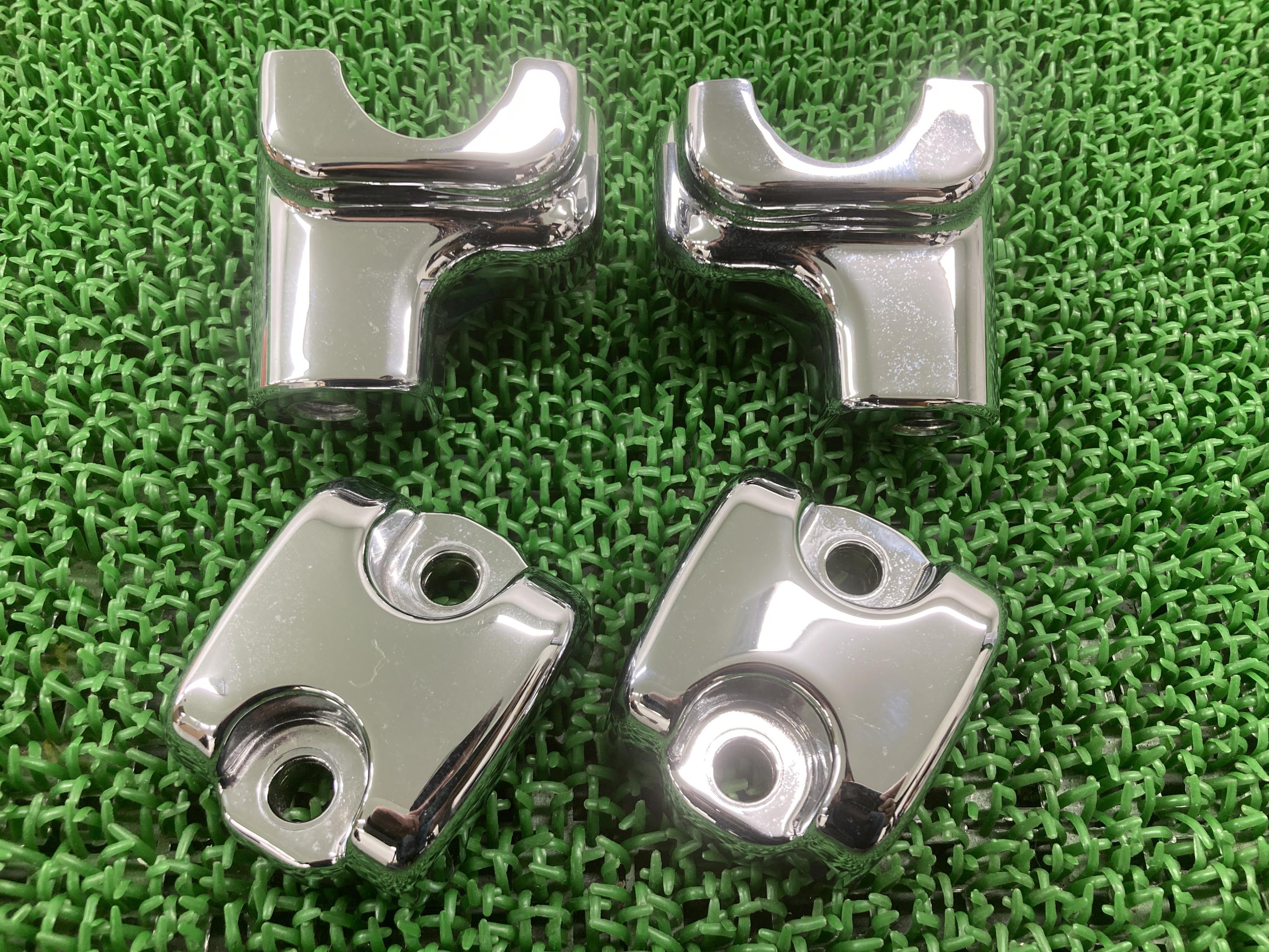 FLFBS1870ハンドルポスト左右ハーレー純正バイク部品ファットボーイ114ソフテイルハンドルクランプ1.25インチコンディション良好車検Genuine【中古】 76|ティーエスパーツ 店