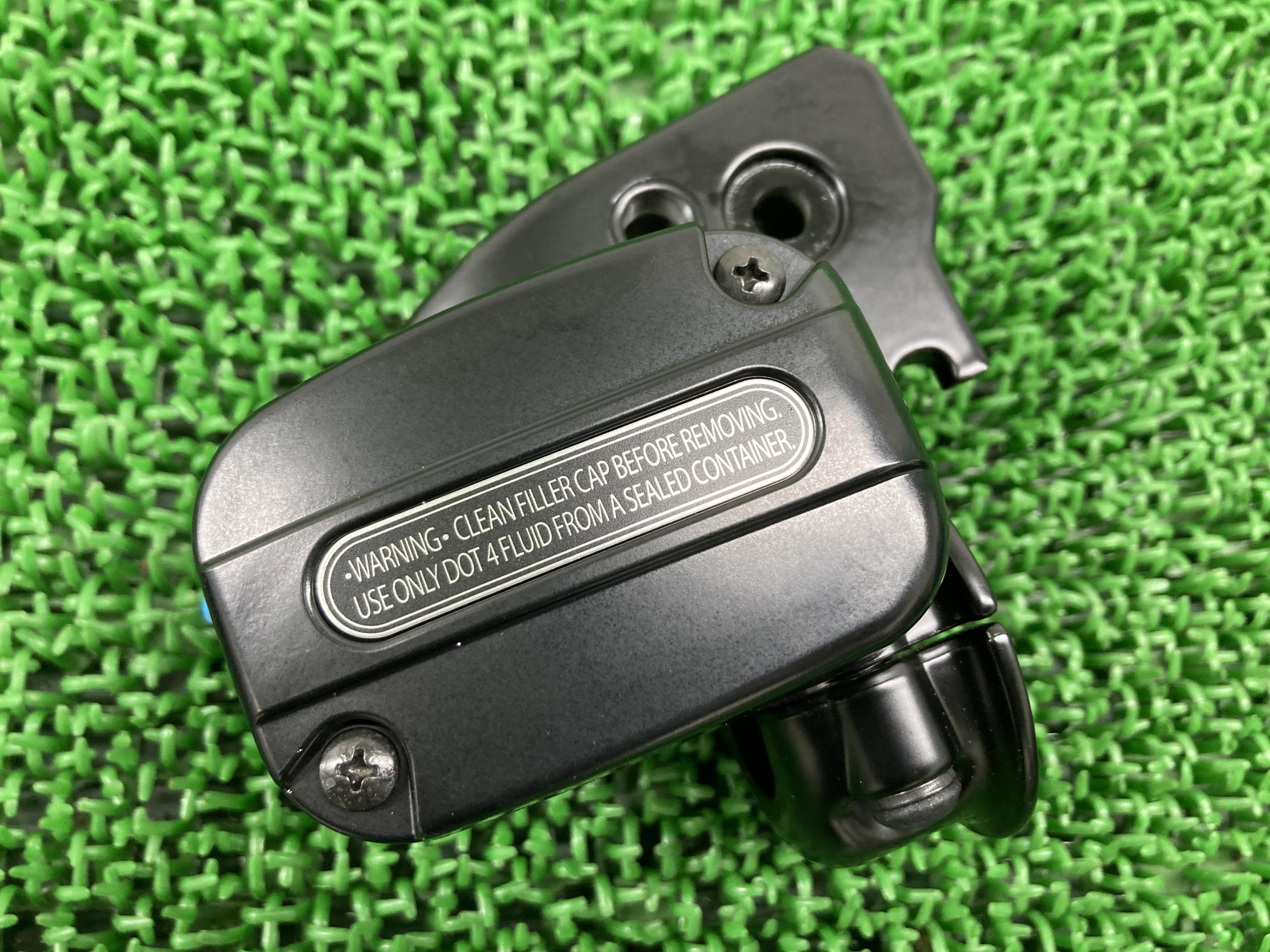 ツーリングフロントブレーキマスターシリンダーハーレー純正バイク部品17-20年コンディション良好割れ欠け無しFLHXFLHT車検Genuine【中古】 87｜ティーエスパーツ　店