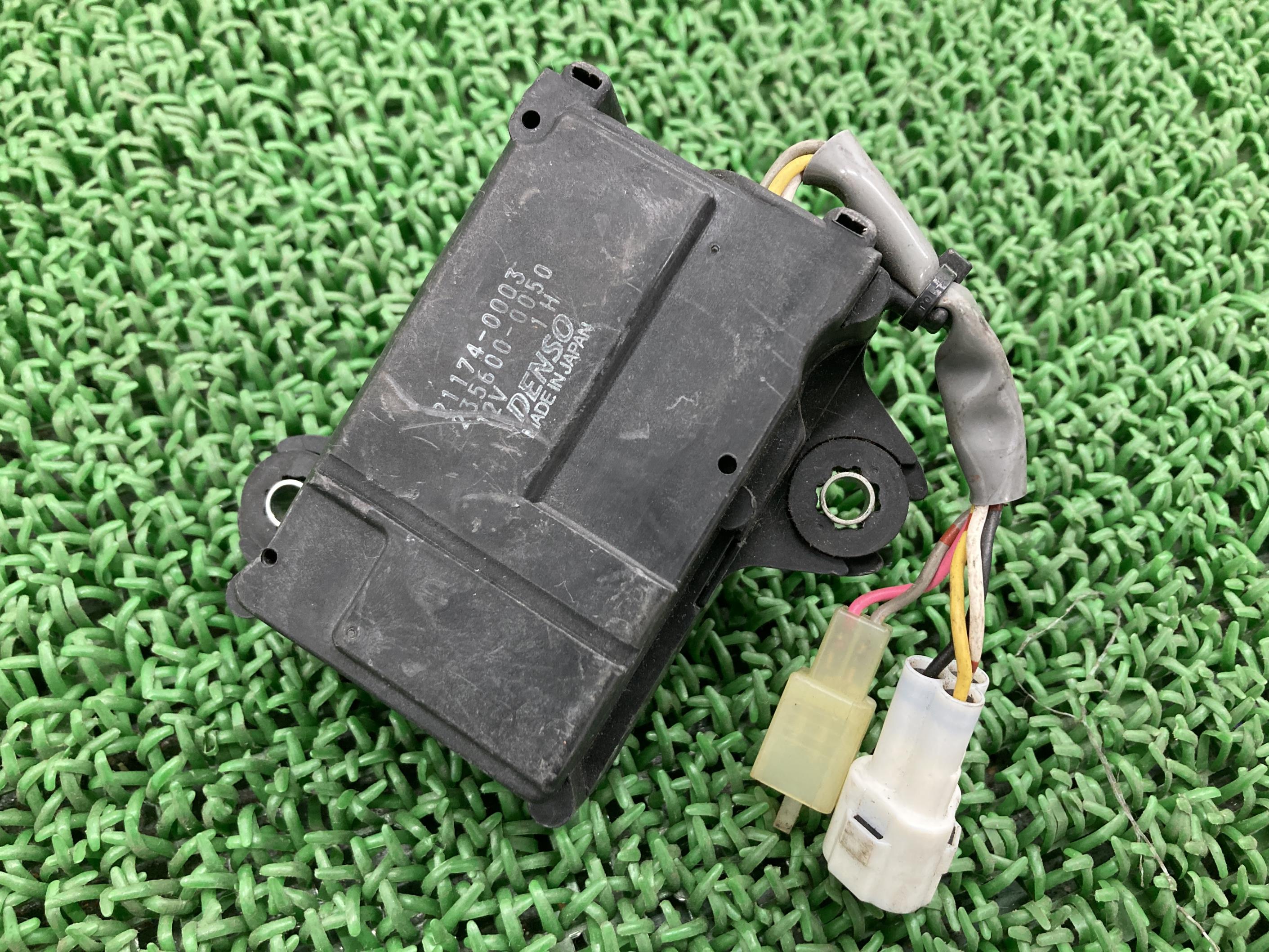 ZX-10R 排気バルブモーター カワサキ 純正 バイク 部品 ZXT00D エキゾーストコントローラー 排気デバイス サーボモーター 割れ欠け無し 車検 Genuine 【中古】 92