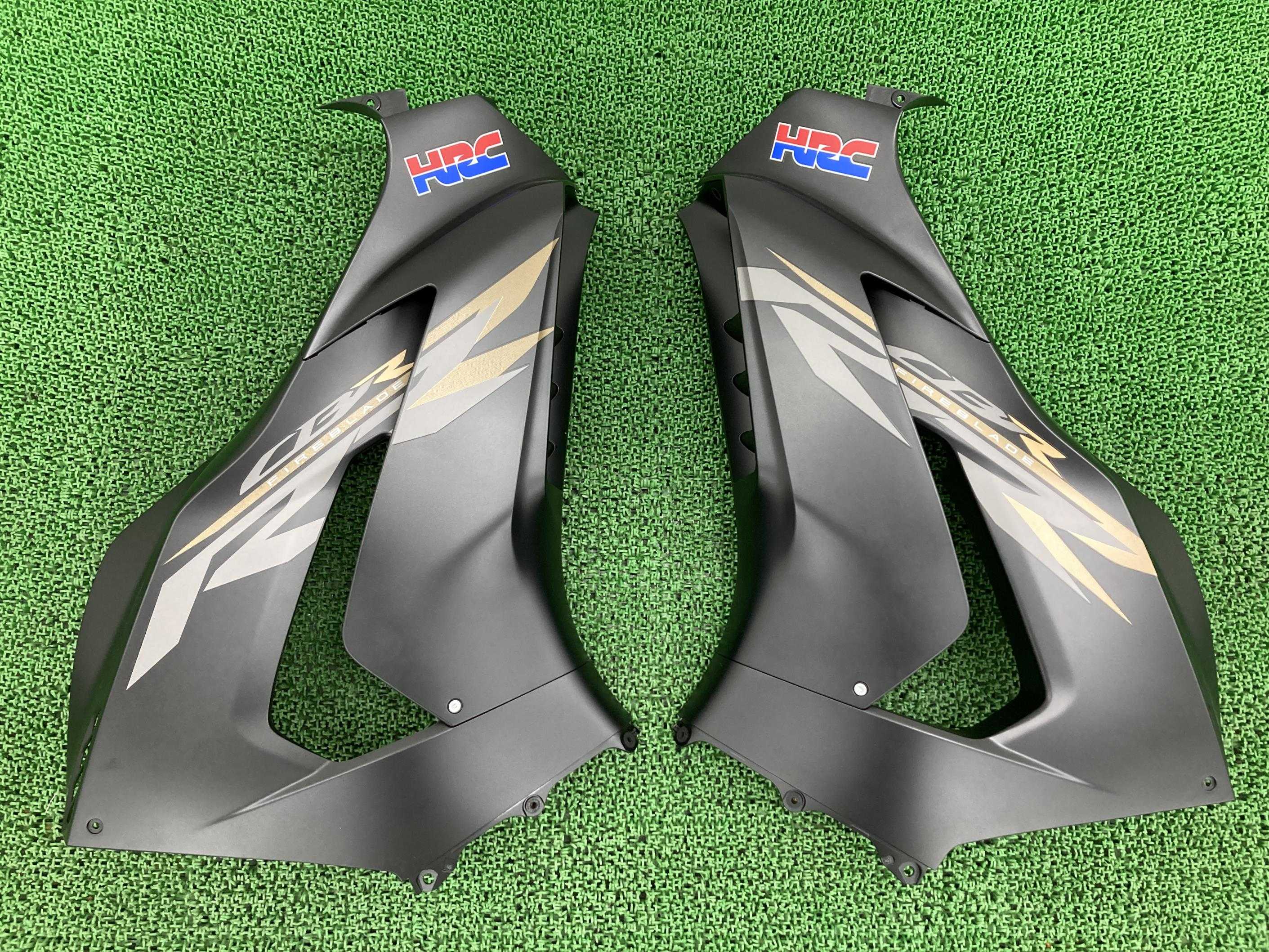 CBR1000RR-RSP サイドカウル 左右 マットB ホンダ 純正 バイク 部品 SC82 新車外し ファイヤーブレード ミドルカウル 割れ欠け無し 車検 Genuine 【中古】 4｜ティーエスパーツ　店