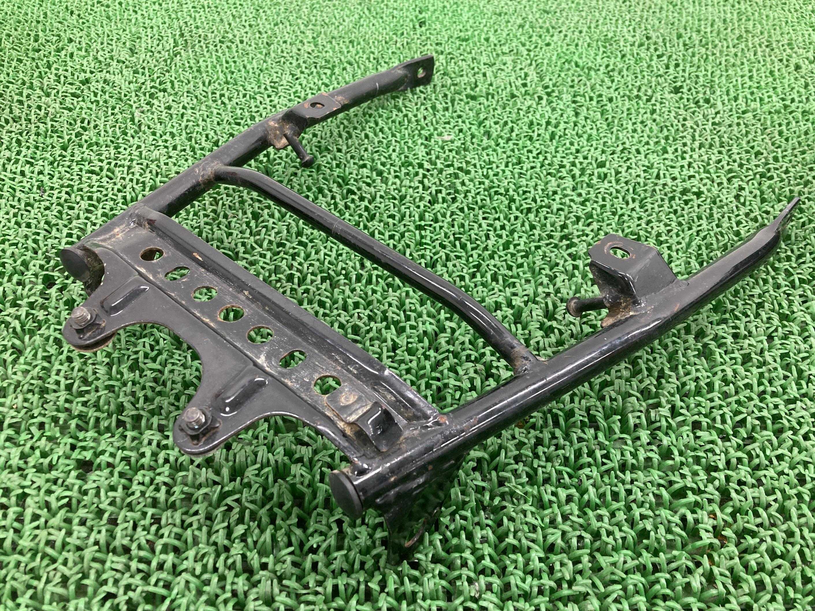 TW200リアフェンダーステーヤマハ純正バイク部品DG07J曲がり無し品薄希少品車検Genuine【中古】 87