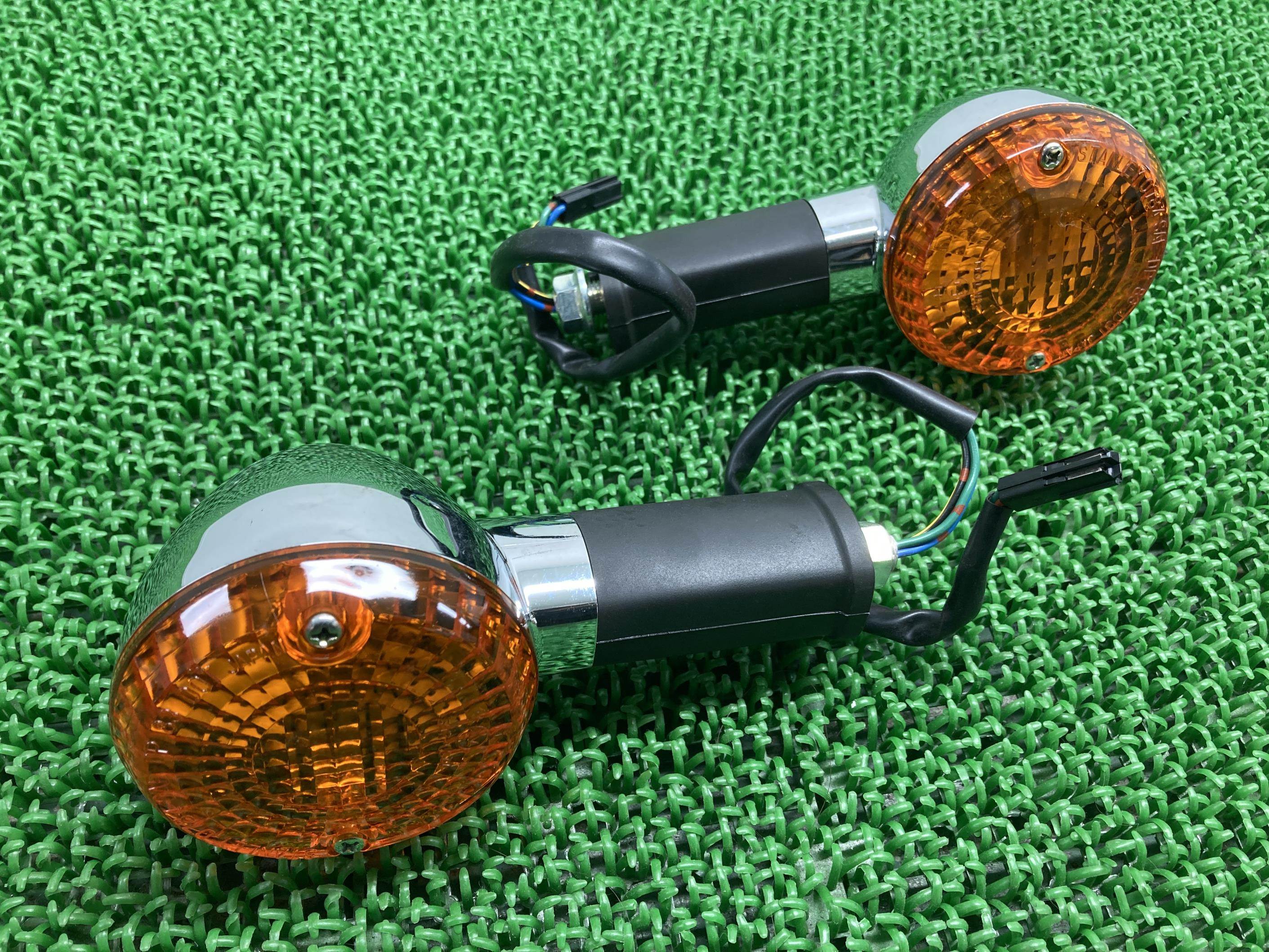 ゼファーカイ フロントウインカー 左右 カワサキ 純正 バイク 部品 ZR400G 割れ欠け無し コンディション良好 品薄 希少品 車検 Genuine 【中古】 36|ティーエスパーツ 店