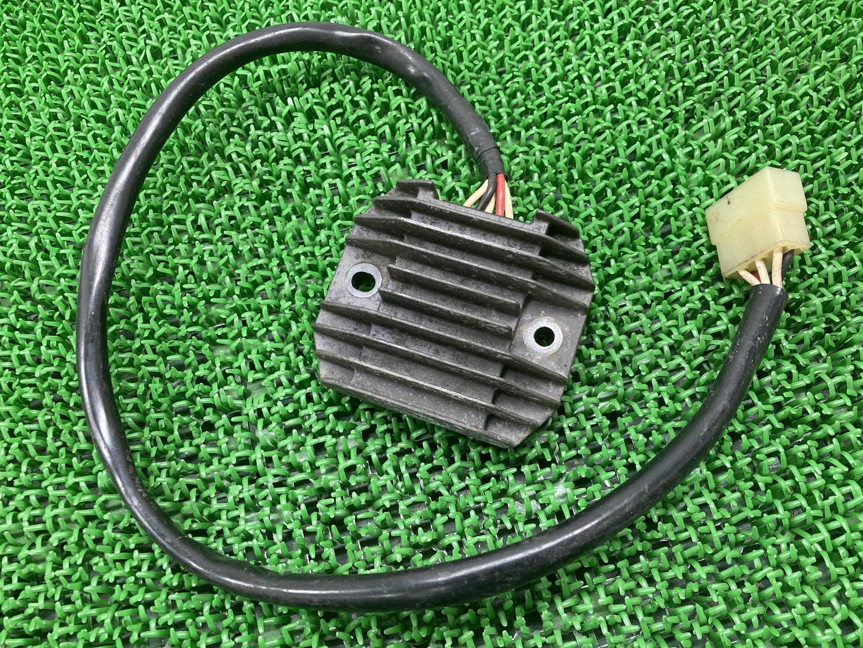 ドラッグスター400 レギュレター ヤマハ 純正 バイク 部品 VH01J レギュレーター レクチファイア クラシックにも 機能的問題なし 車検 Genuine 【中古】 73
