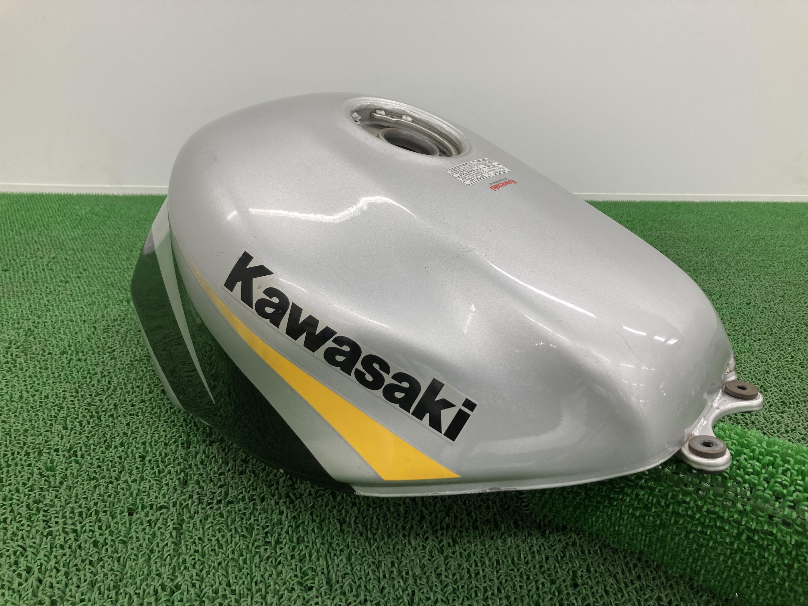 ZX-9Rタンク銀カワサキ純正バイク部品ZX900EZX9R修復素材にコケキズ無しフューエルタンク燃料タンク車検Genuine【中古】 16
