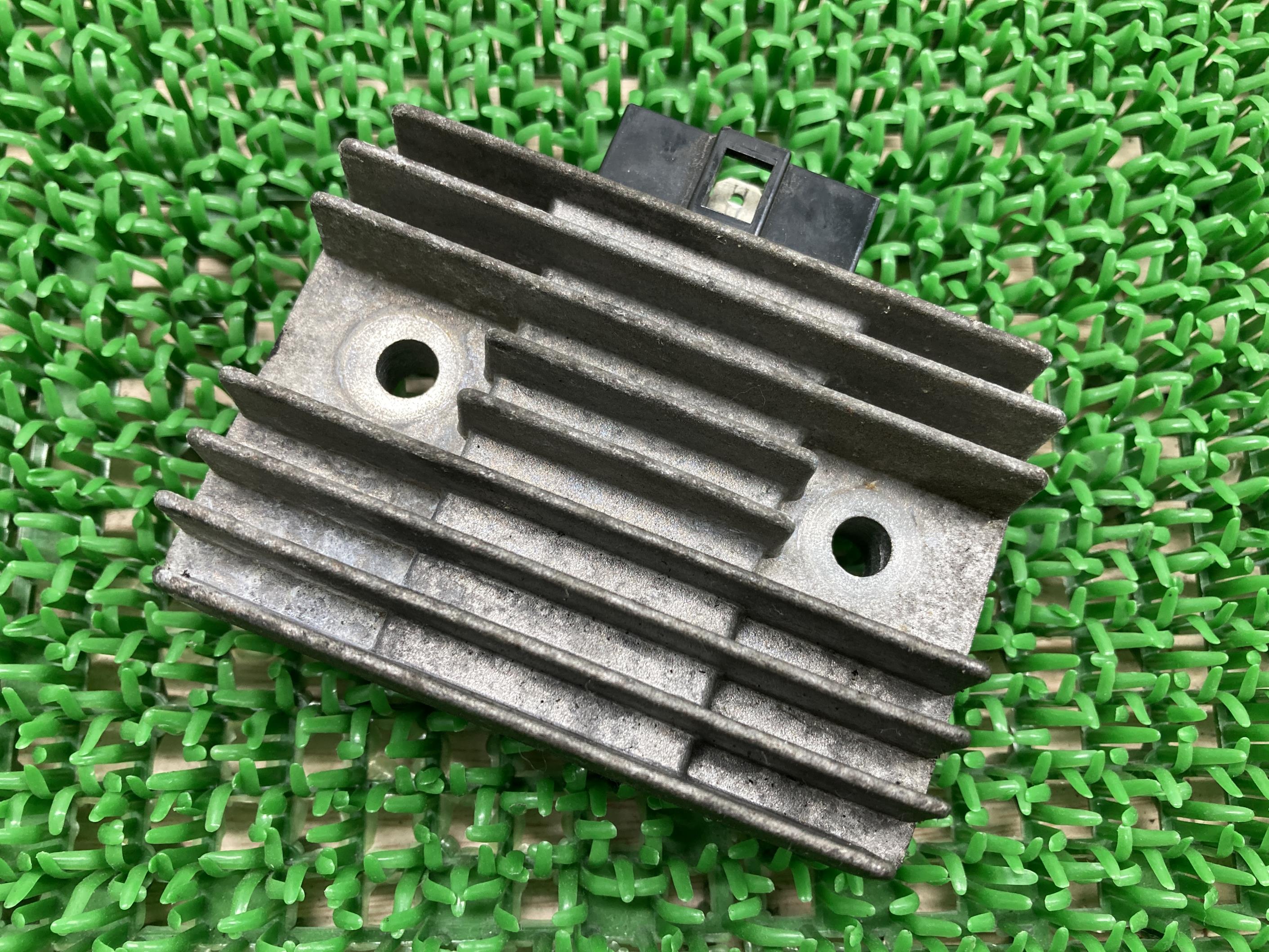 ゼファー400 純正レギュレーター カワサキ 純正互換 レギュレーター レギュレター /新品 ゼファー