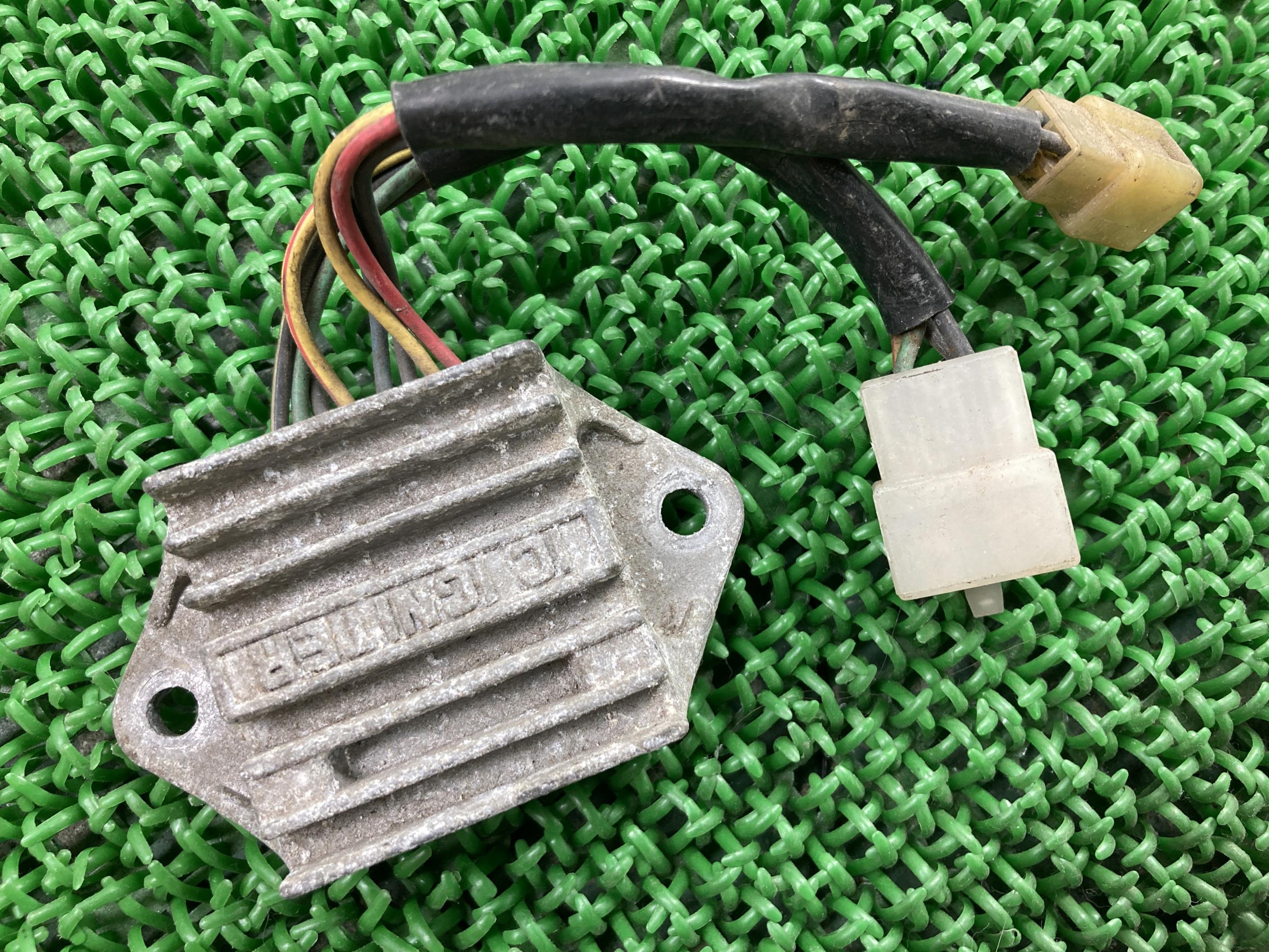 Z400FX 純正レギュレーター２個セット Z400FX-E1・E2・E3 レギュレター<ボルテージ・レギュレター