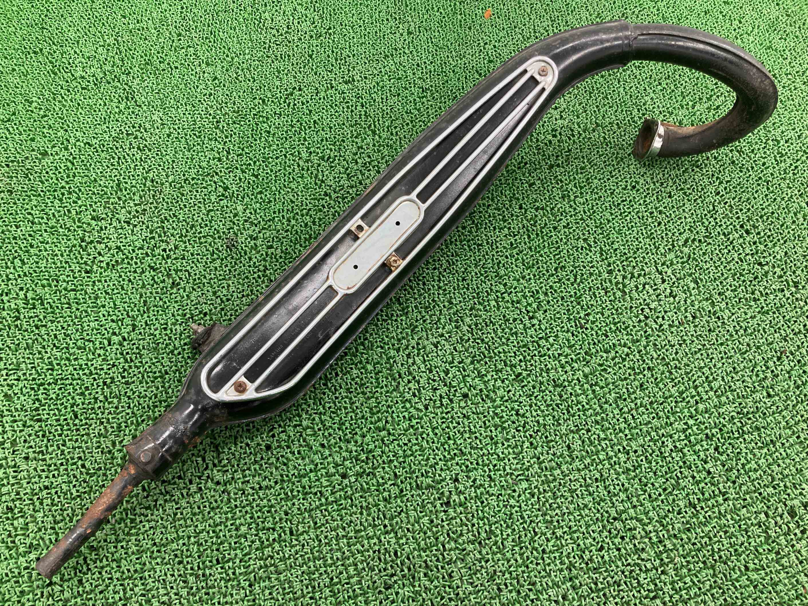 AT1 マフラー ヤマハ 純正 バイク 部品 AT1-441*** コケキズ無し 品薄 希少品 当時物 車検 Genuine 【中古】 oM