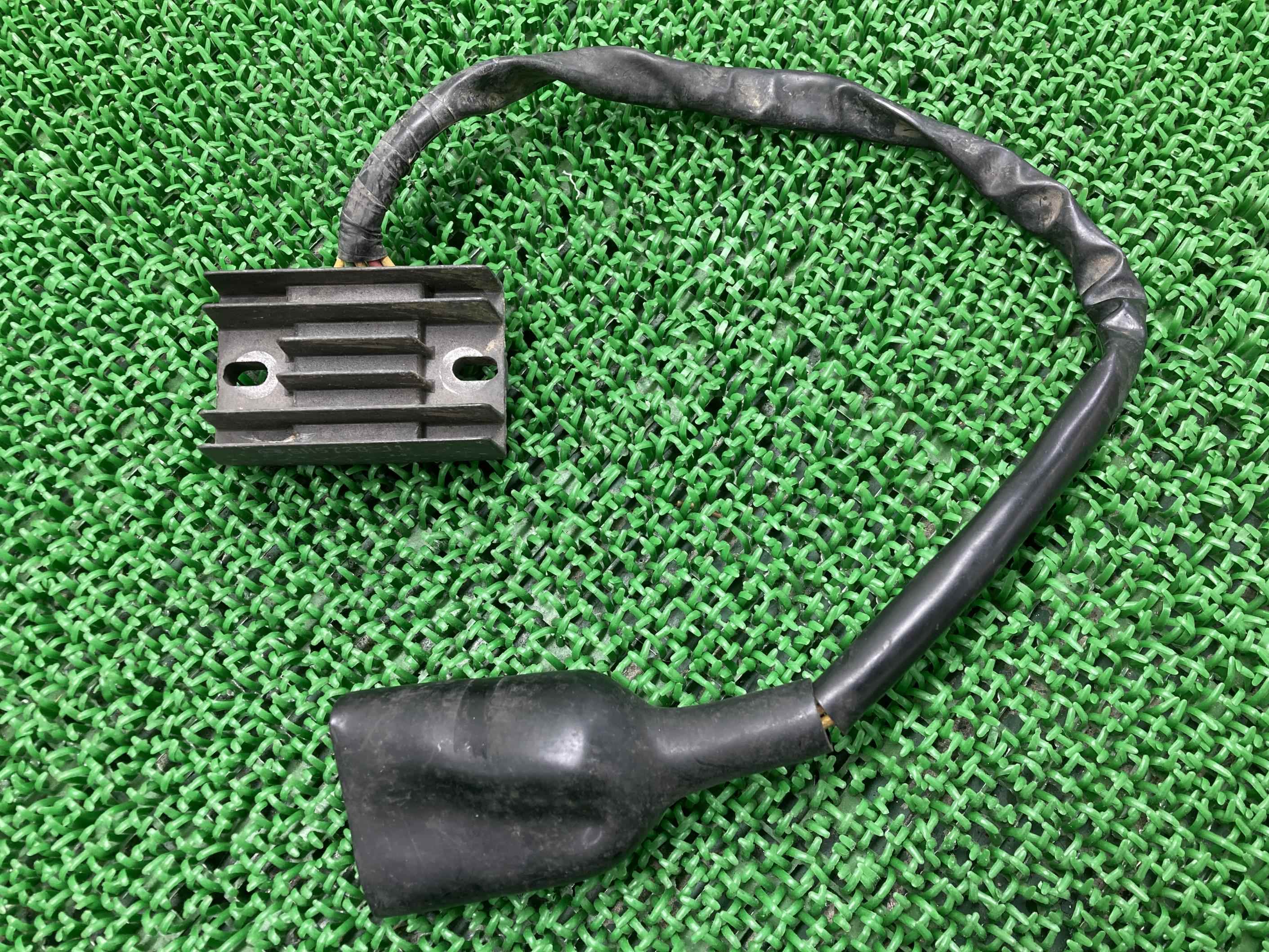 SL230 レギュレター ホンダ 純正 バイク 部品 MD33 レギュレーター レクチファイアー 品薄 希少品 車検 Genuine 【中古】 23