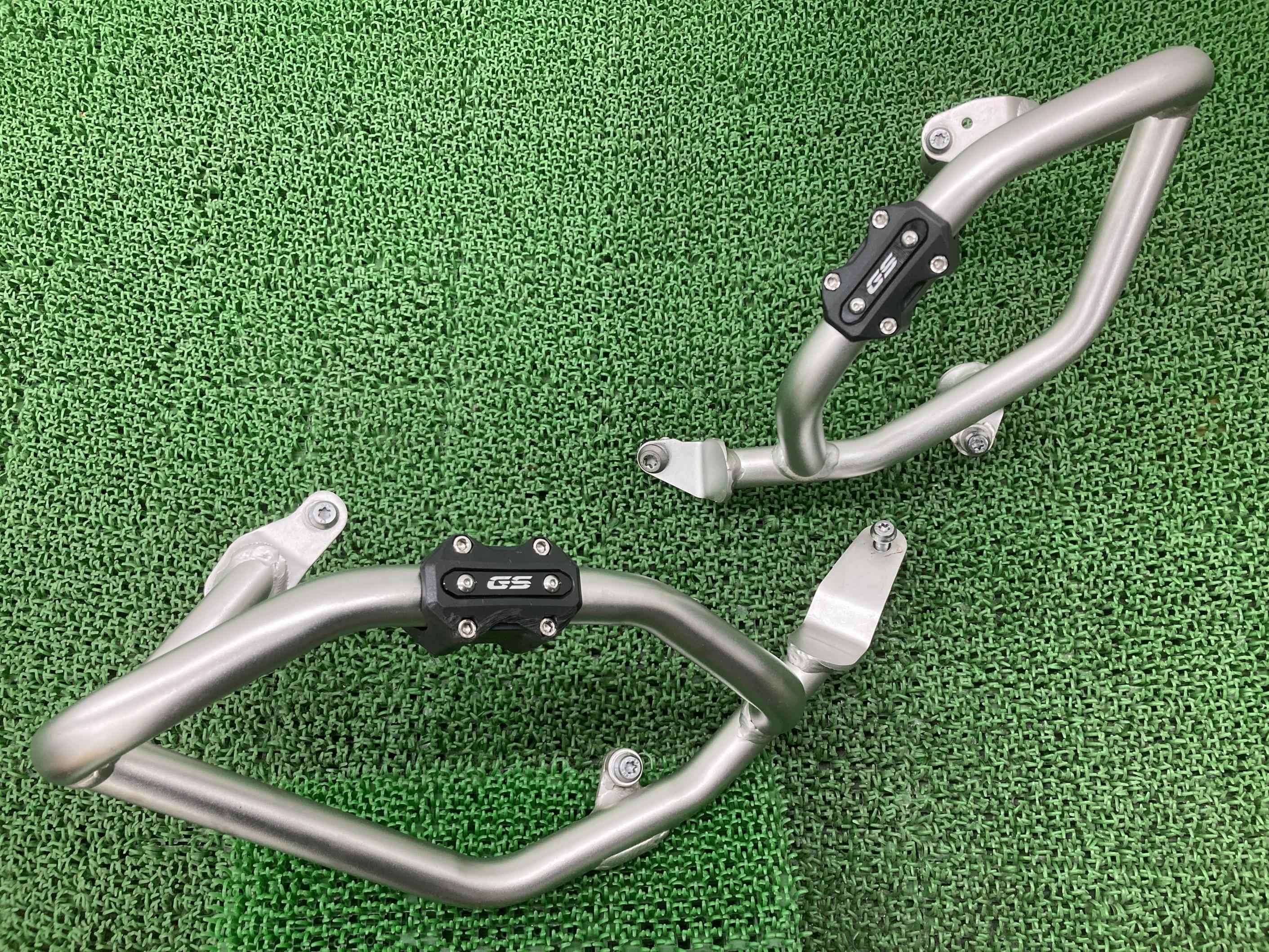 F850GS エンジンガード 左右 BMW 純正 バイク 部品 F750GSにも プロテクター 曲がり無し 品薄 車検 Genuine 【中古】 45