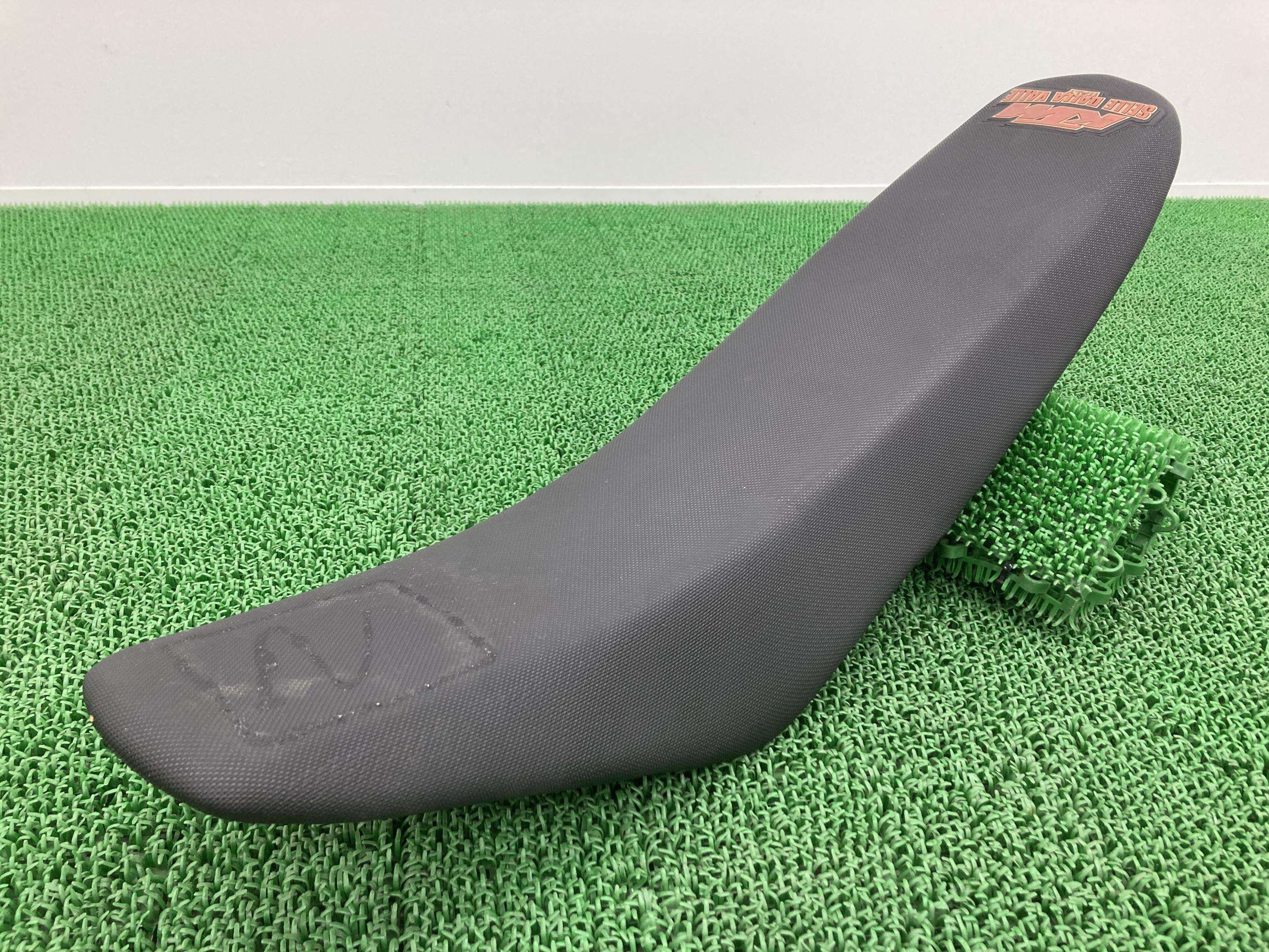 250EXC 450EXC 530EXC シート KTM 純正 バイク 部品 SIX-DAYS 09年外し パワーパーツ 修復素材や張替えベースに 車検 Genuine 【中古】 67｜ティーエスパーツ　店