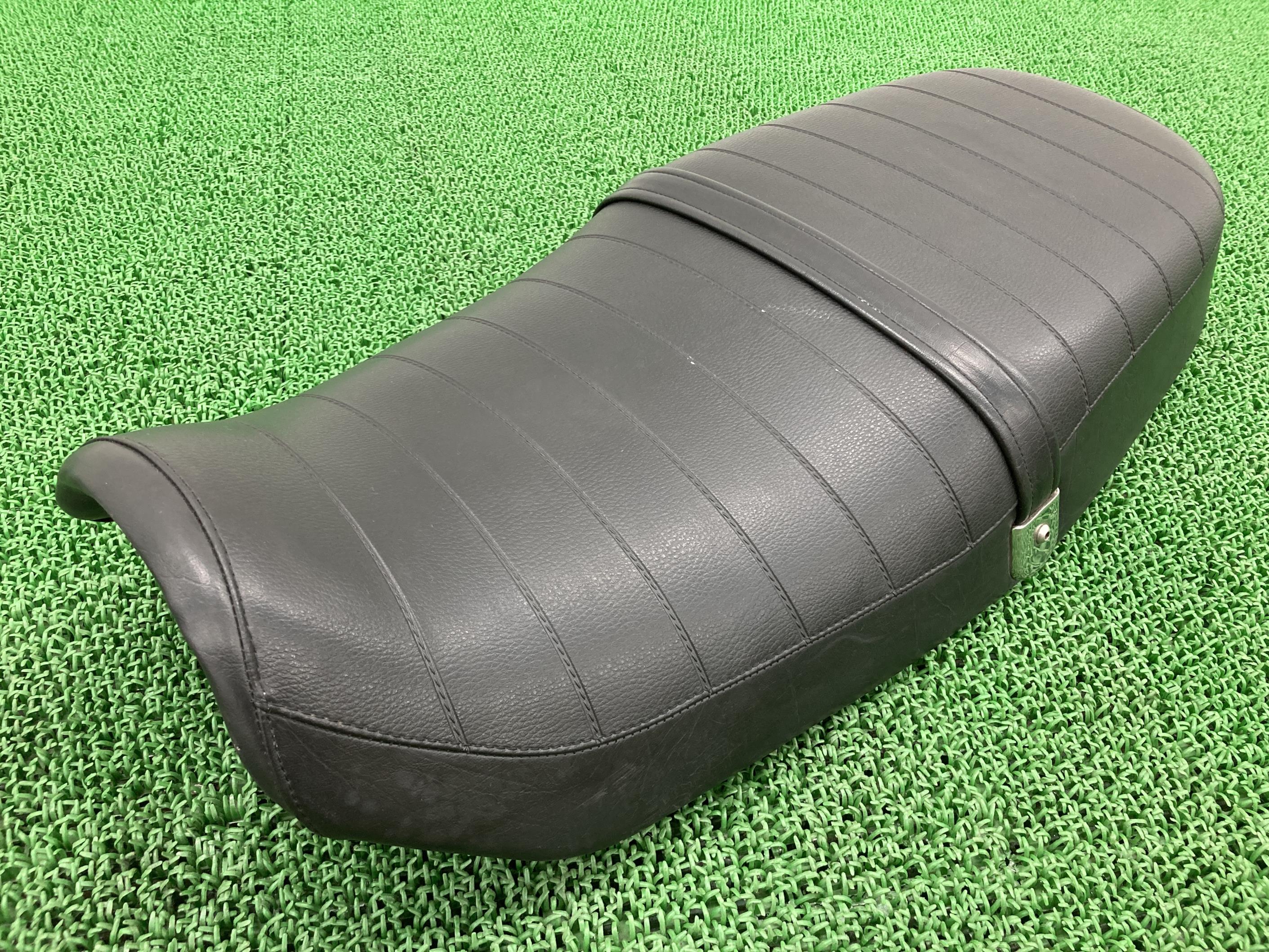 楽天市場】ボンネビルT100 シート SMTTJ9107G9396*** トライアンフ